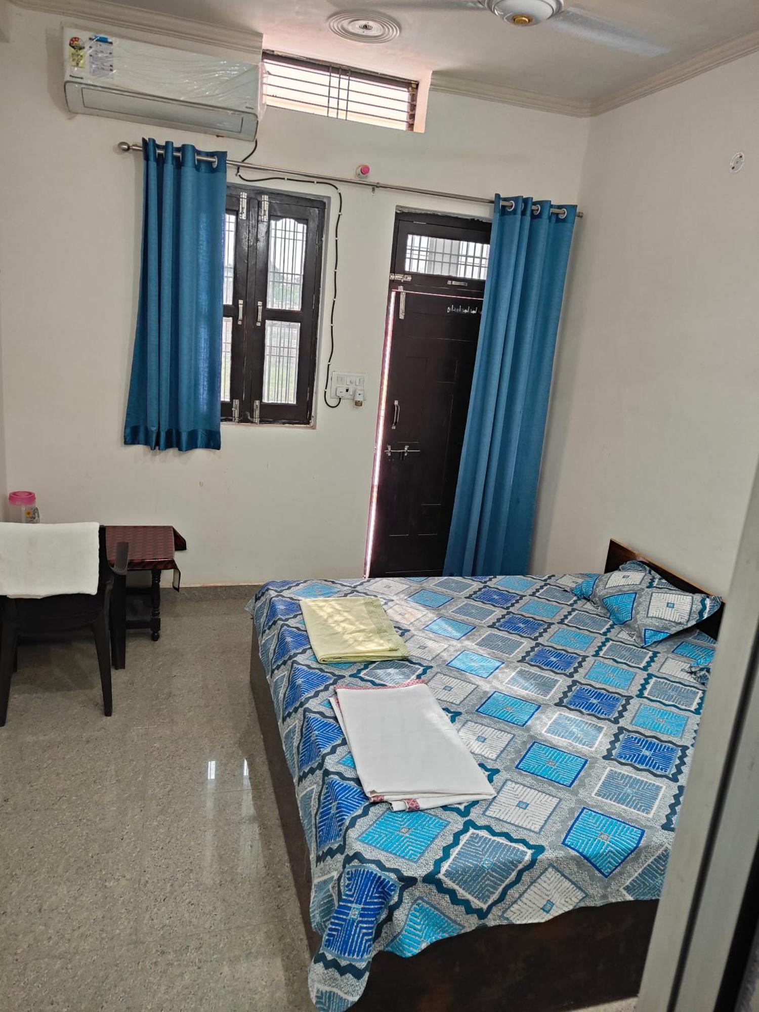 Guest house Hari Kripa Sadan *