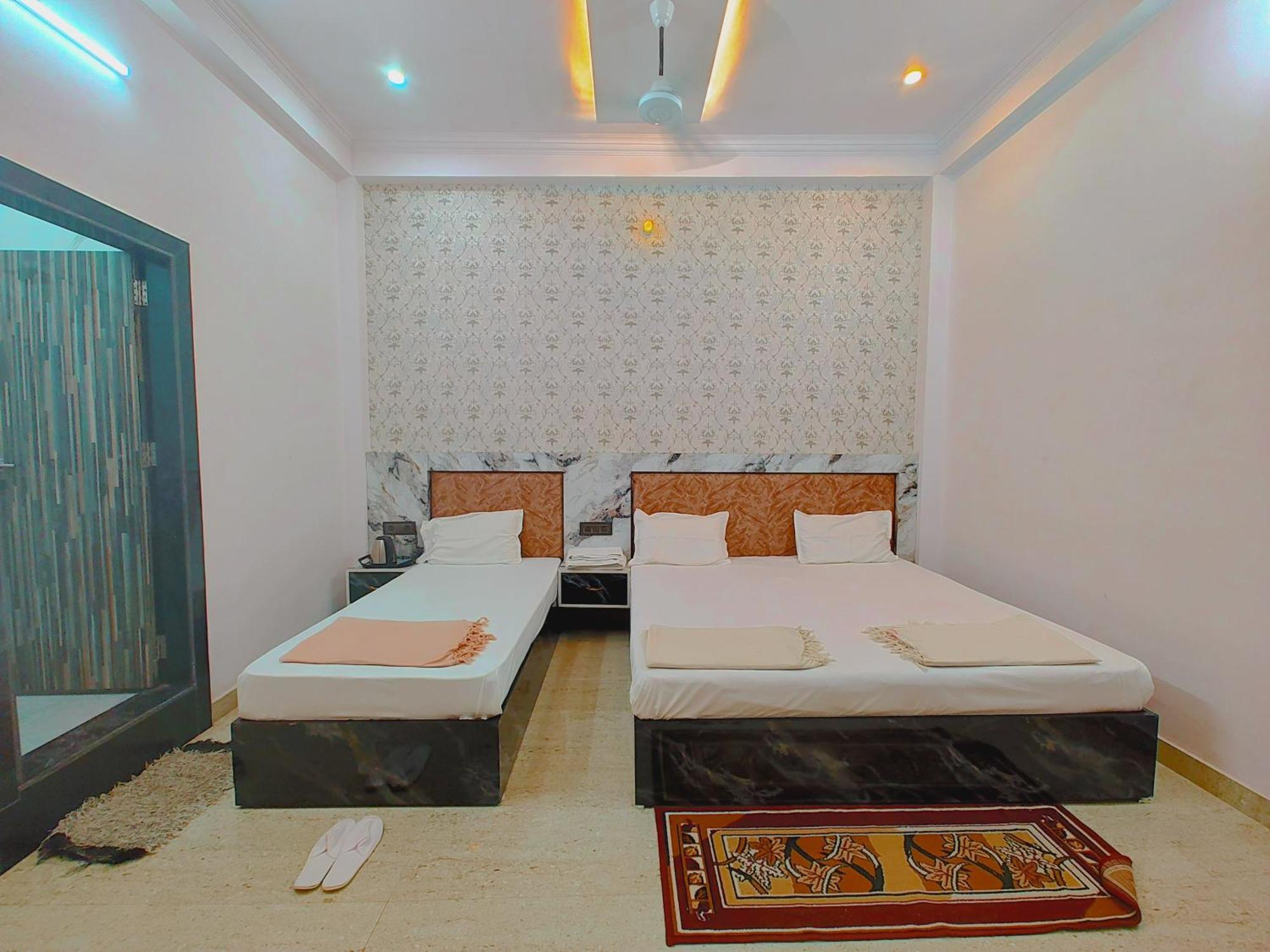 Homestay Shri Radhe Radhe In-front Of Ram Janam Bhumi Main Gate Fully Ac