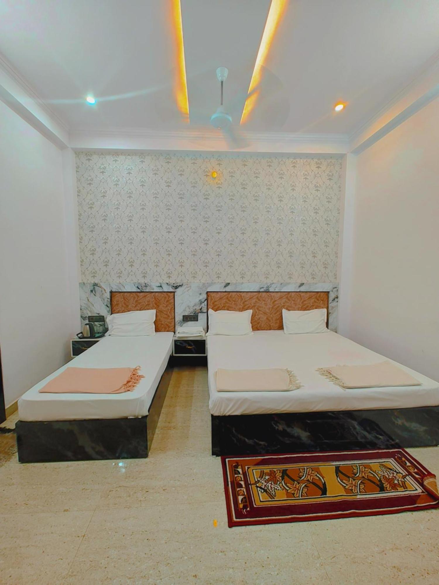 Homestay Shri Radhe Radhe In-front Of Ram Janam Bhumi Main Gate Fully Ac Ayodhya