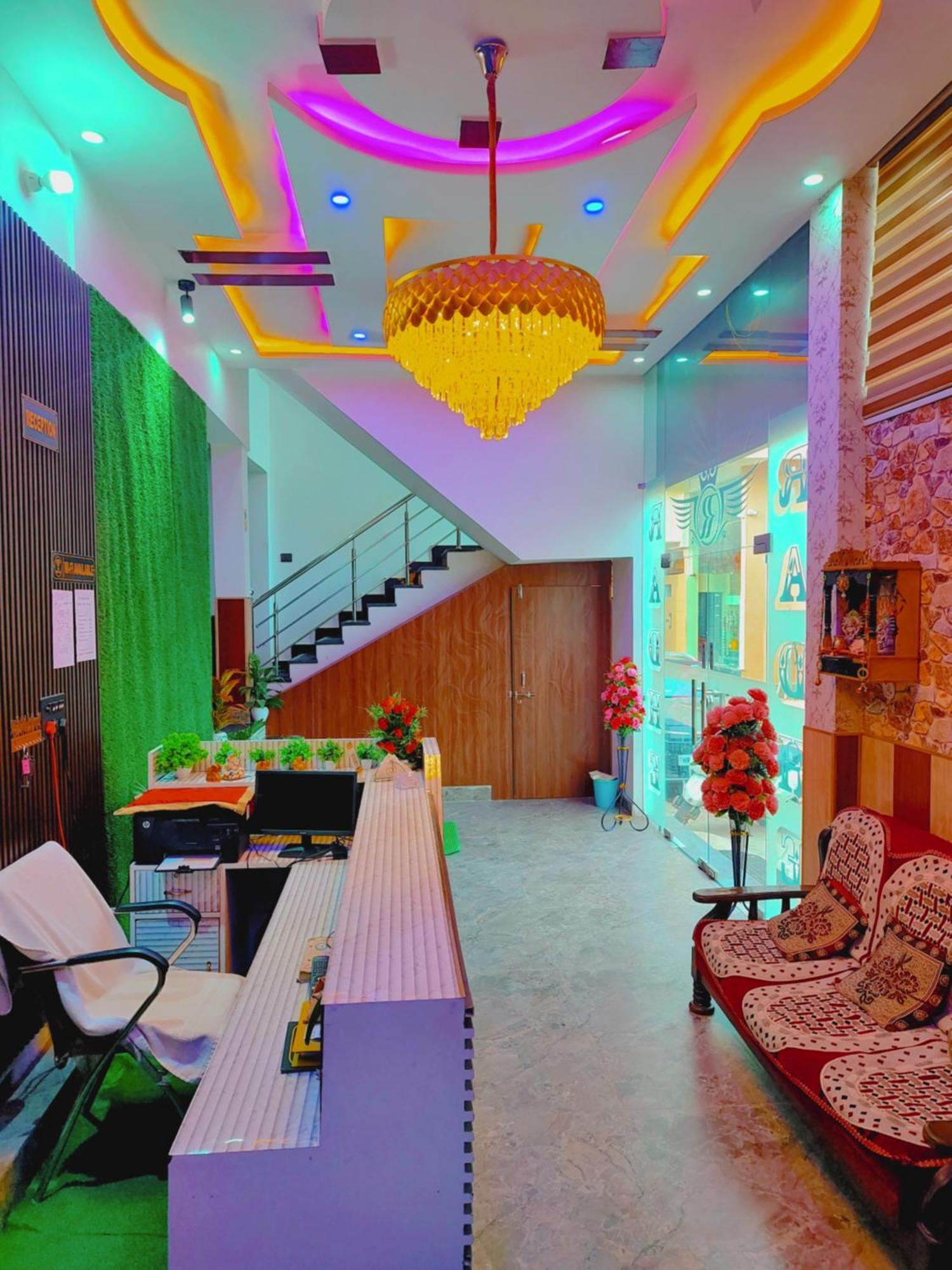 Homestay Shri Radhe Radhe In-front Of Ram Janam Bhumi Main Gate Fully Ac