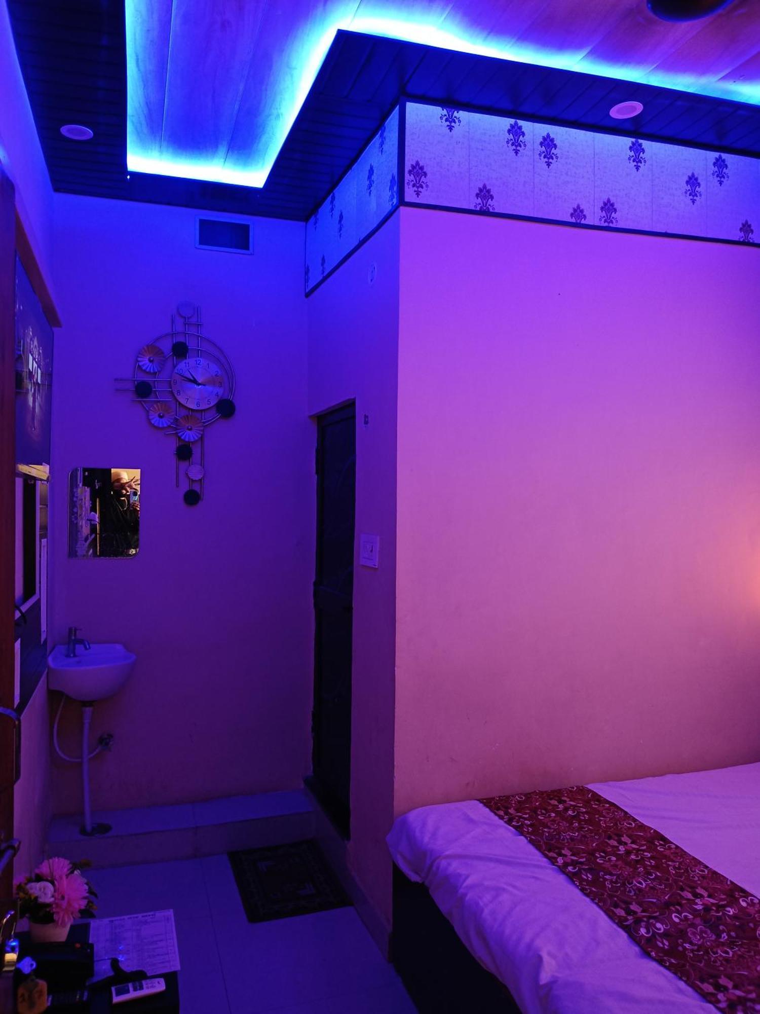 Guest house सुभद्रा *