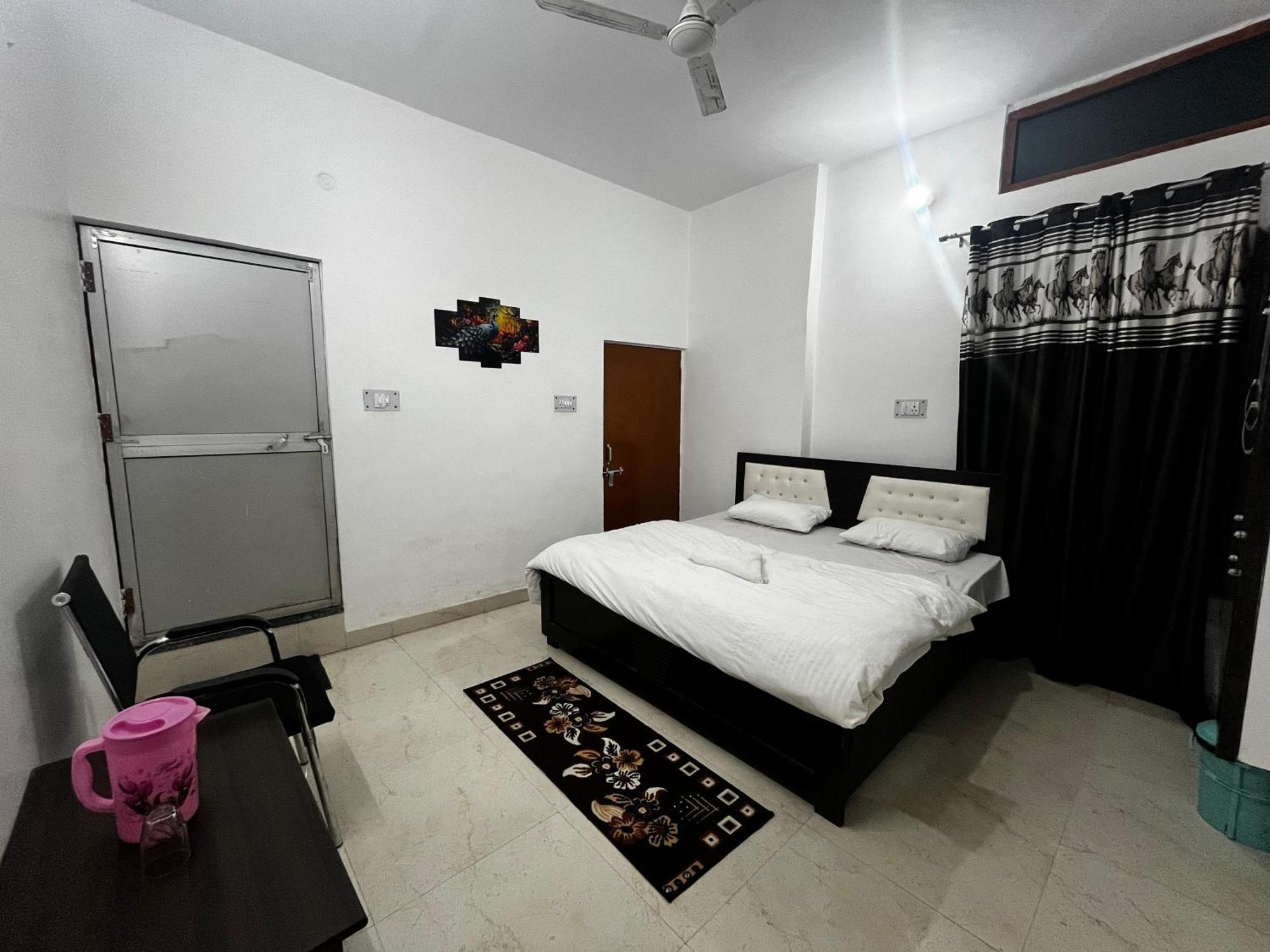 Avadh Homestay *