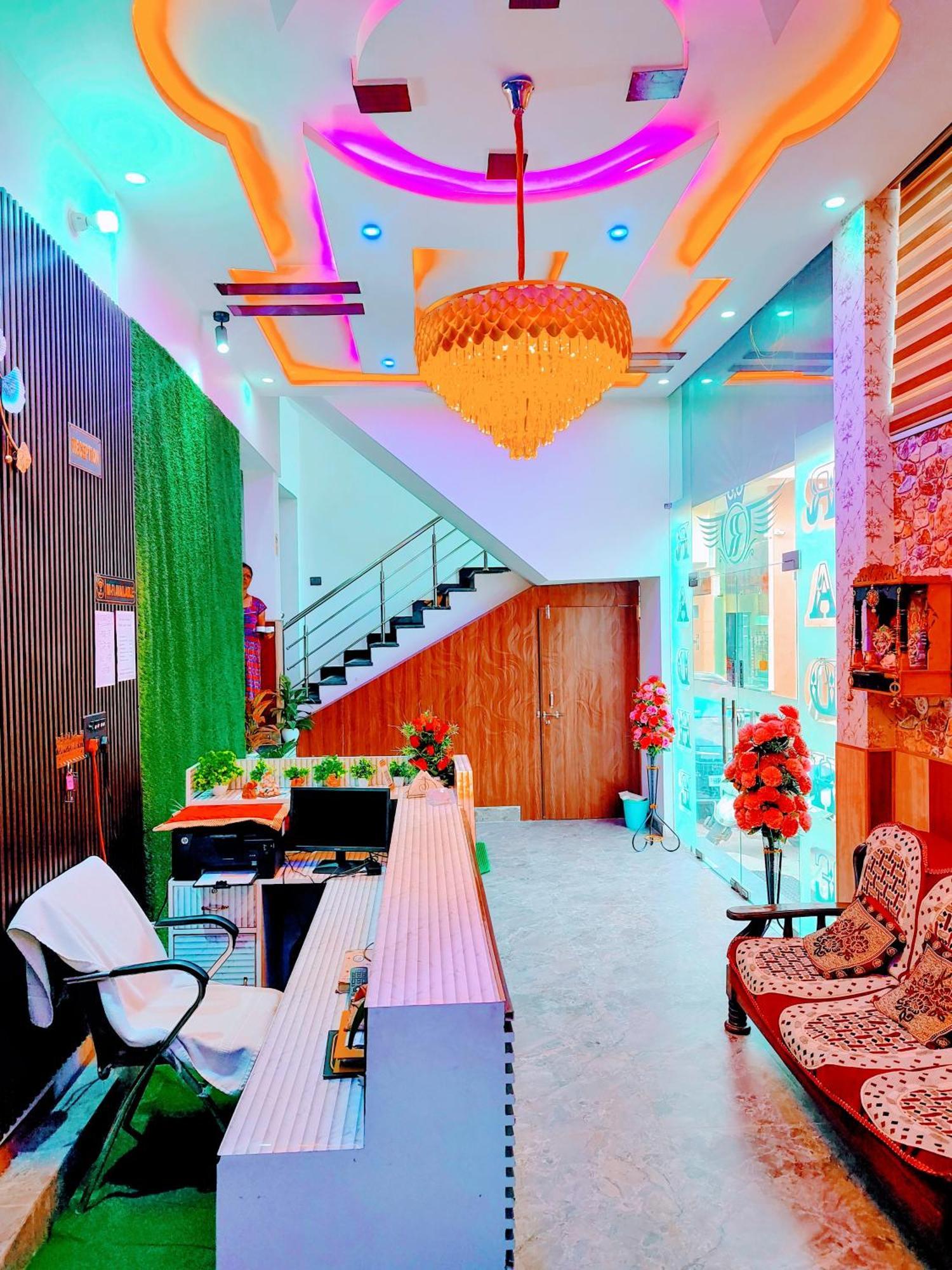 Homestay Shri Radhe Radhe In-front Of Ram Janam Bhumi Main Gate Fully Ac