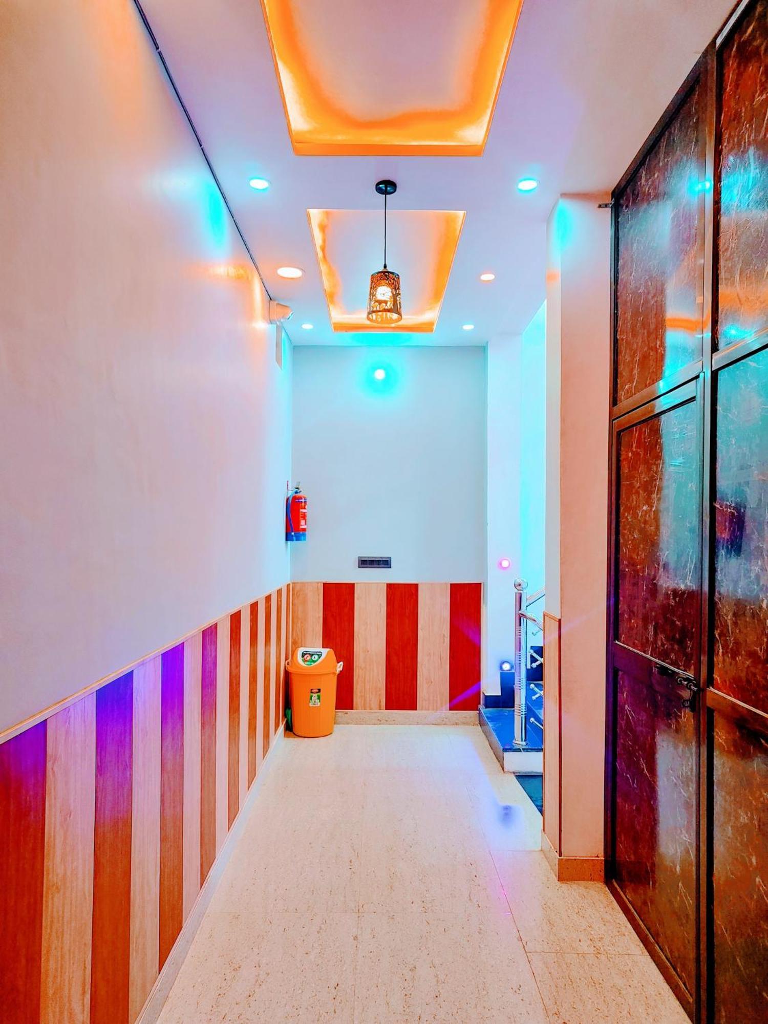 Homestay Shri Radhe Radhe In-front Of Ram Janam Bhumi Main Gate Fully Ac Ayodhya
