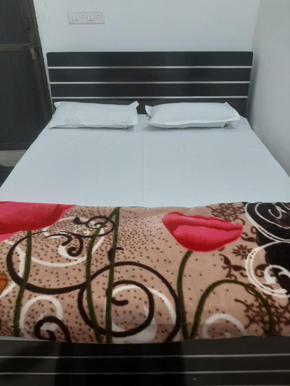 Hari Pg House Homestay Ayodhya