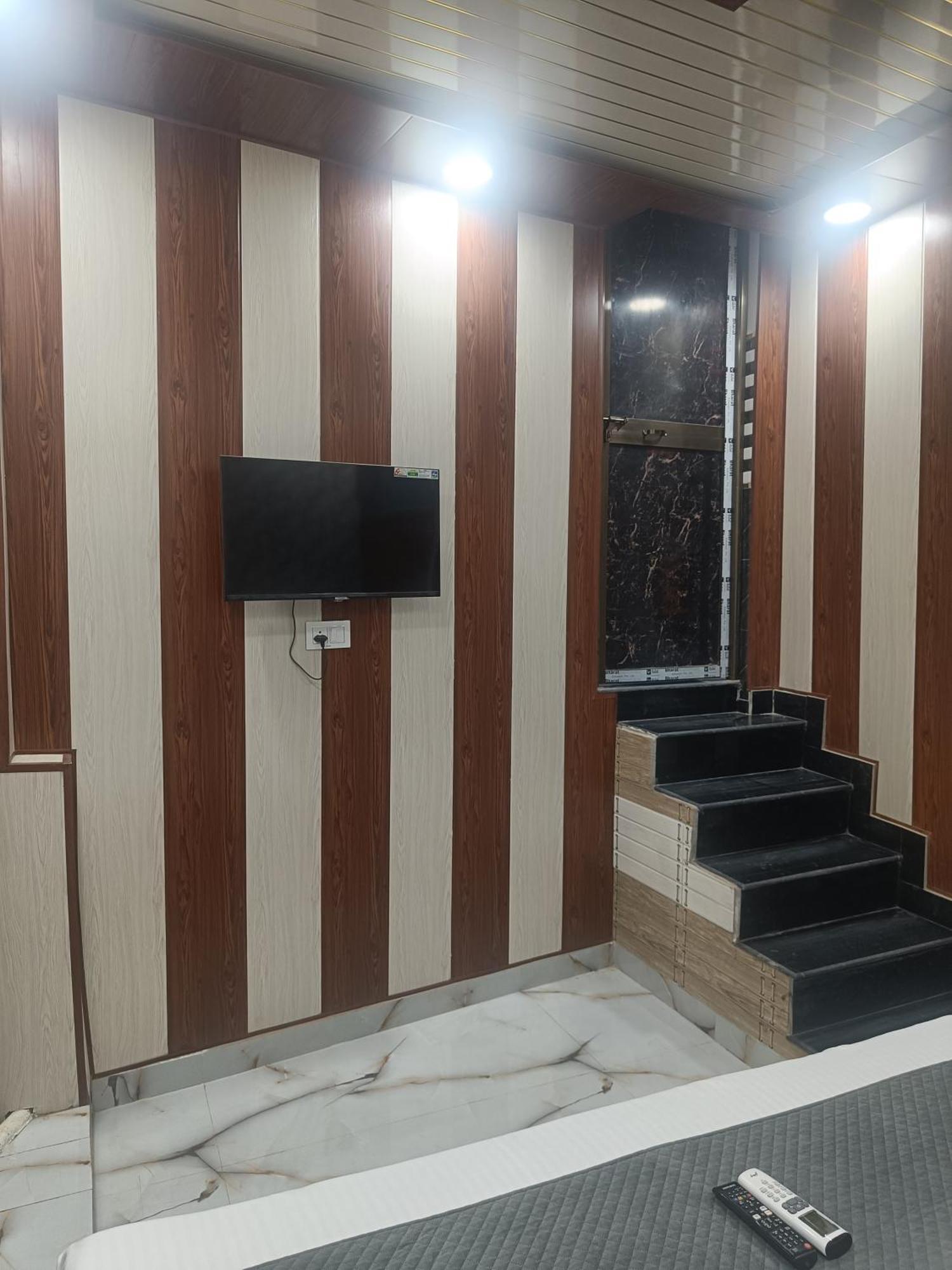 Golden Palace By Ramayan Free Railway Station Pickup Ayodhya