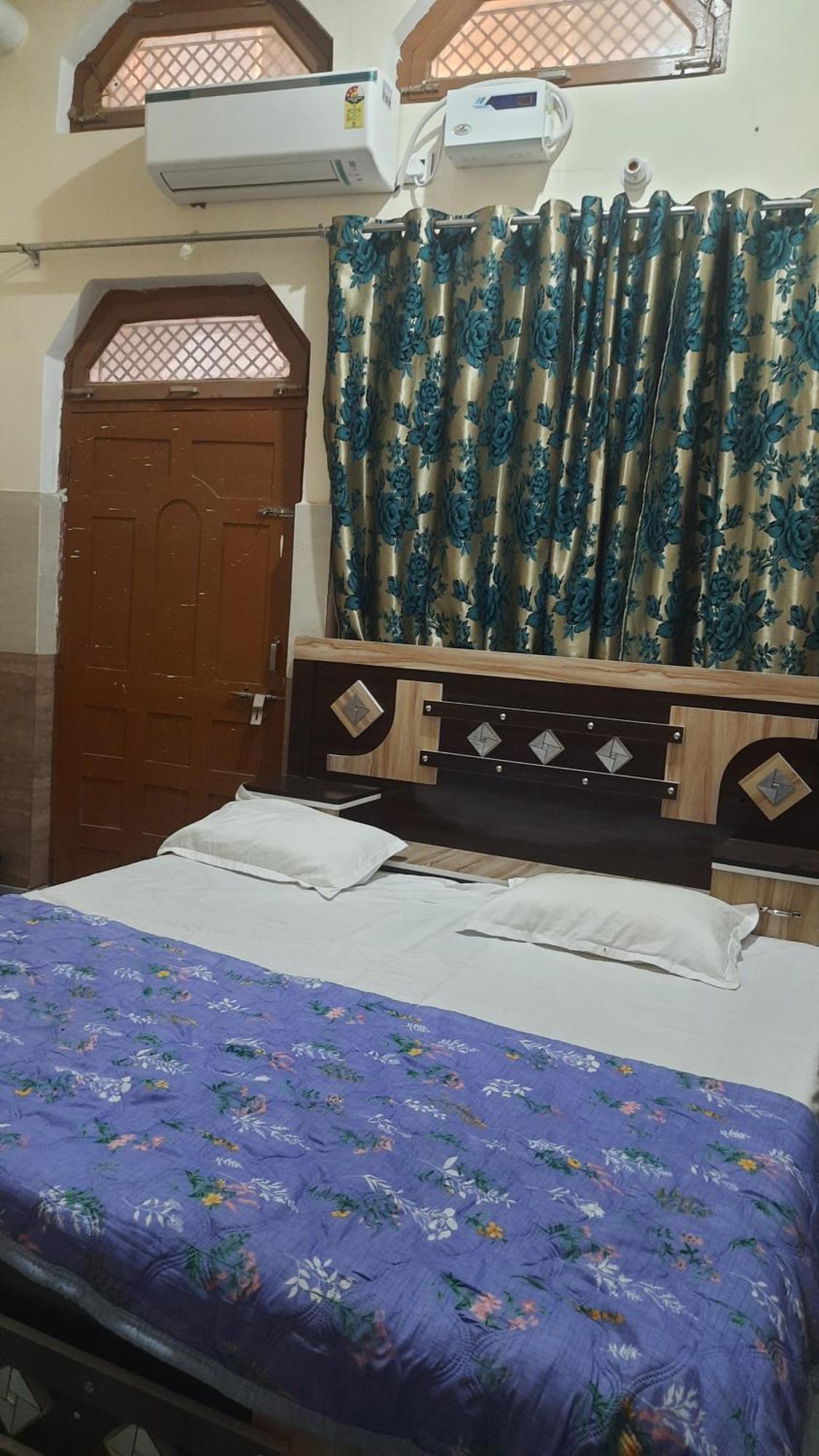 Homestay Shankar & Residency I Near Ram Janm Bhoomi Temple Ayodhya