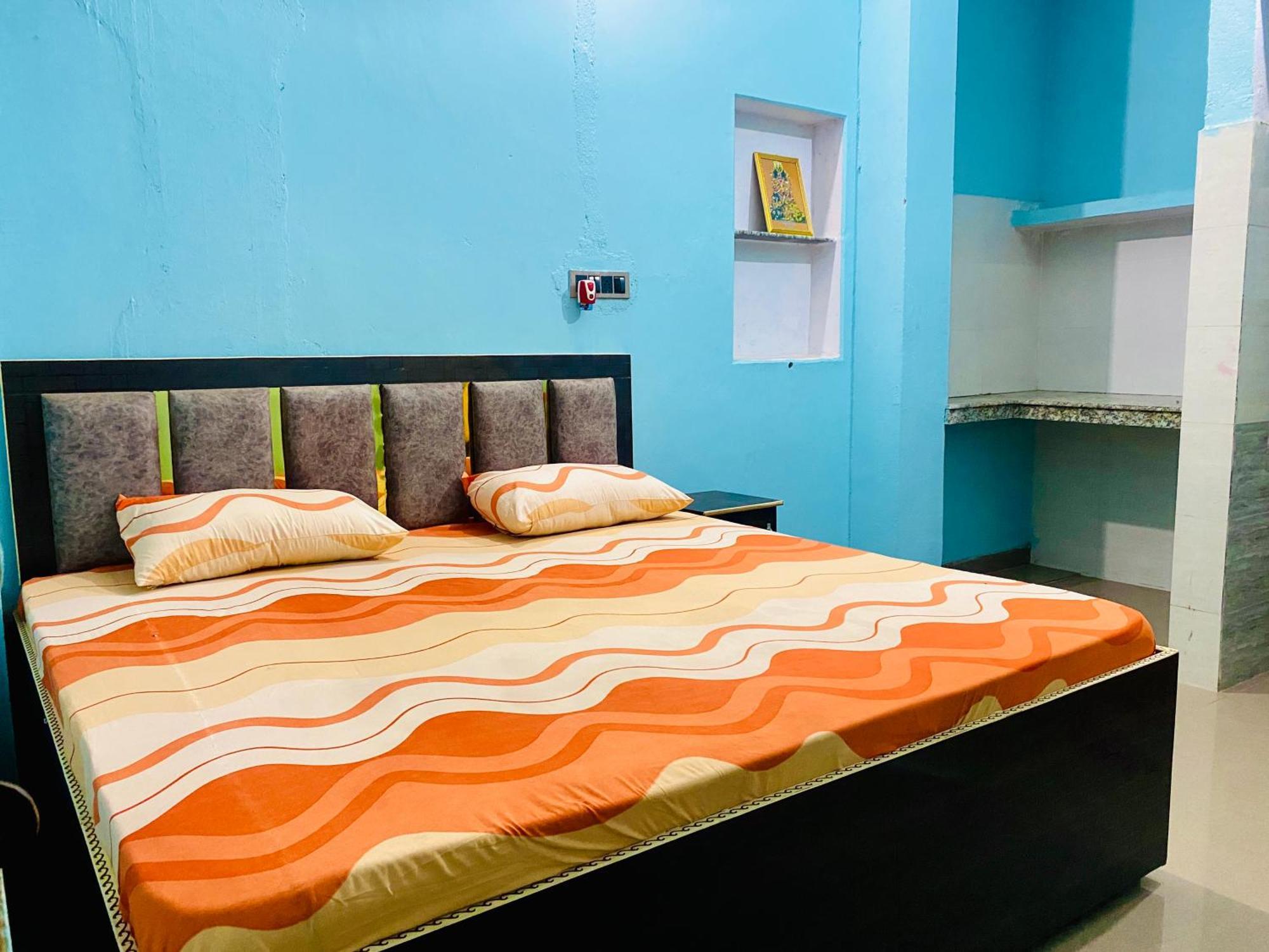 The Narayan Bhawan , Ramanuj Ashram ,haridas Nagar ,ramkot Ji Guest house *