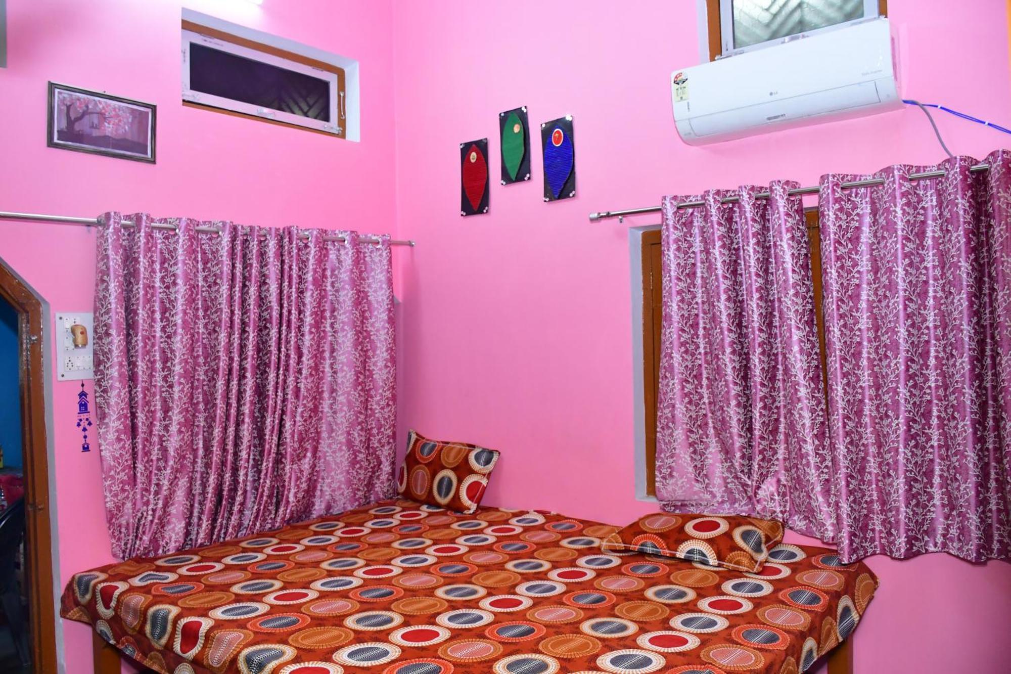 Hari Suman Paying Guest house *