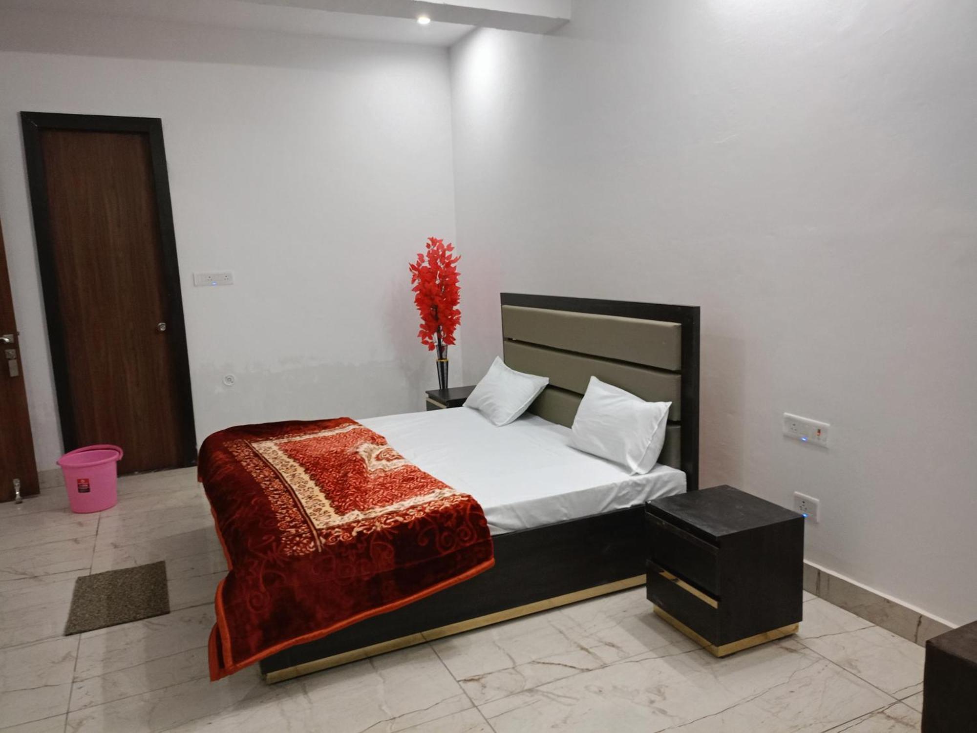 Daya Inn Ayodhya