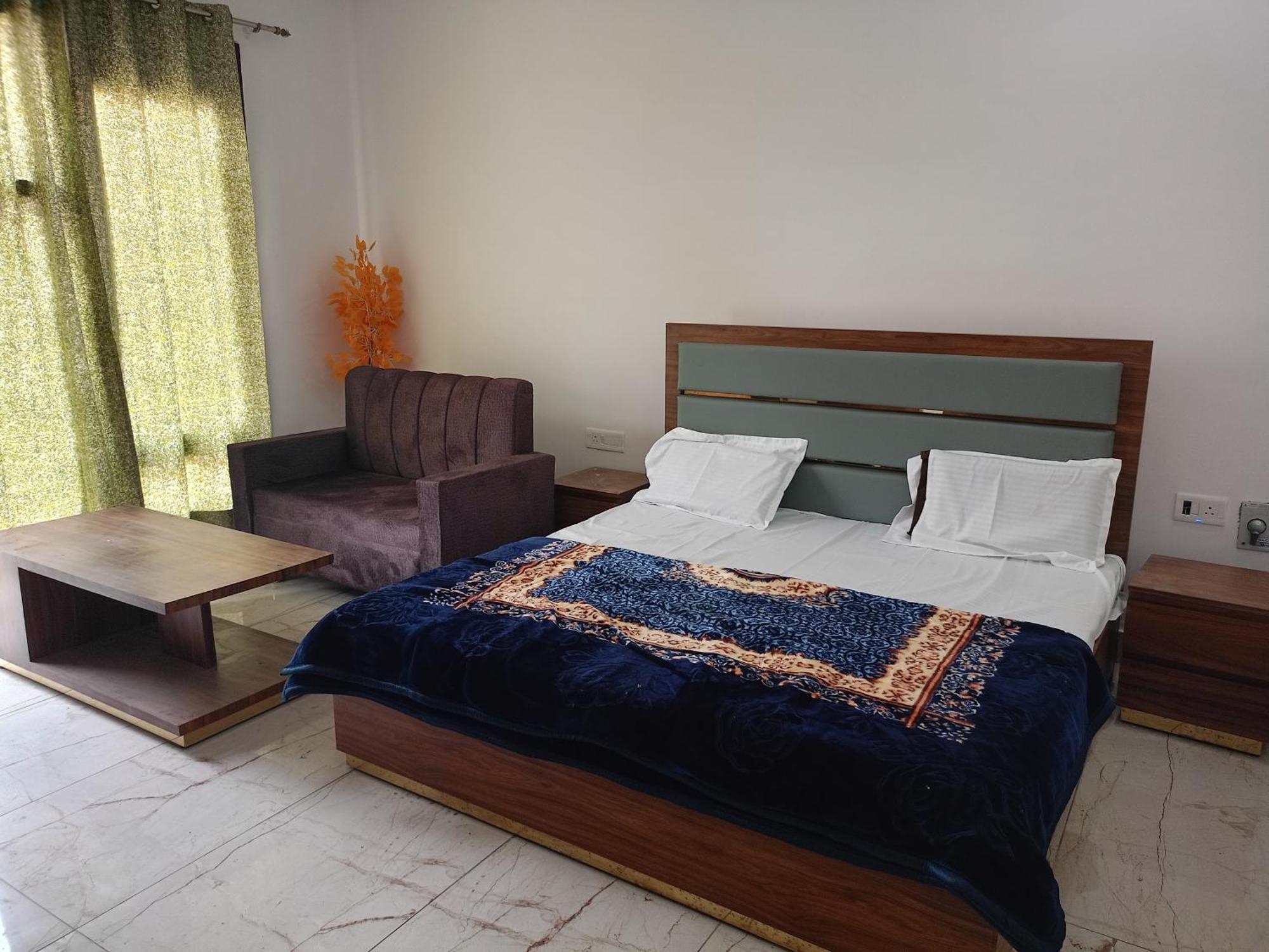 Daya Inn *