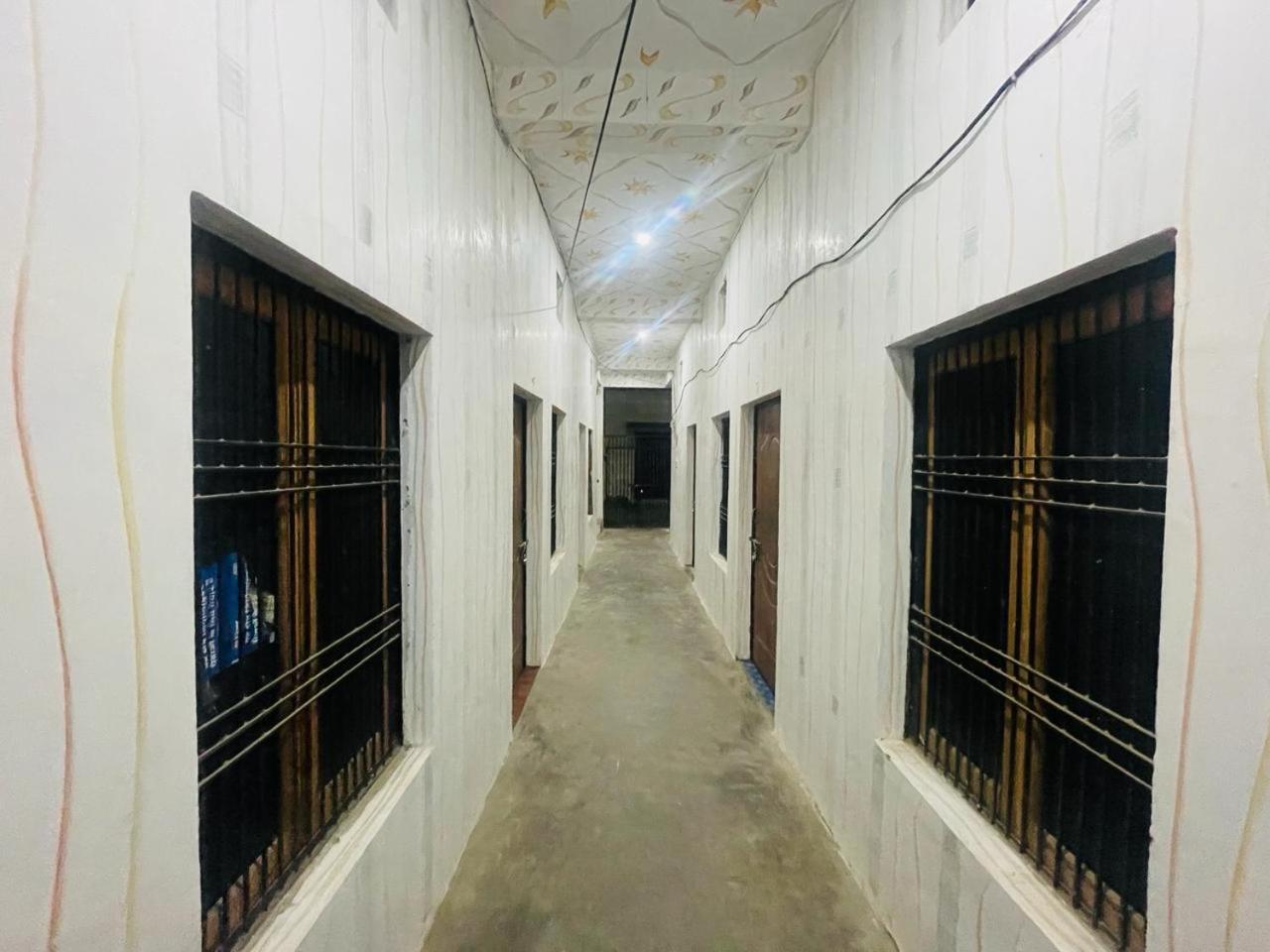 Ashu Homestay * Ayodhya