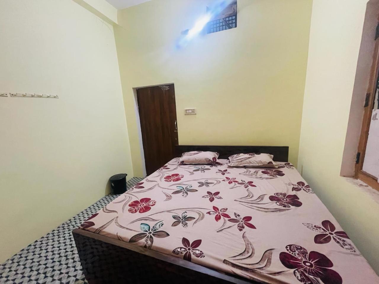 Ashu Homestay Apartment Ayodhya