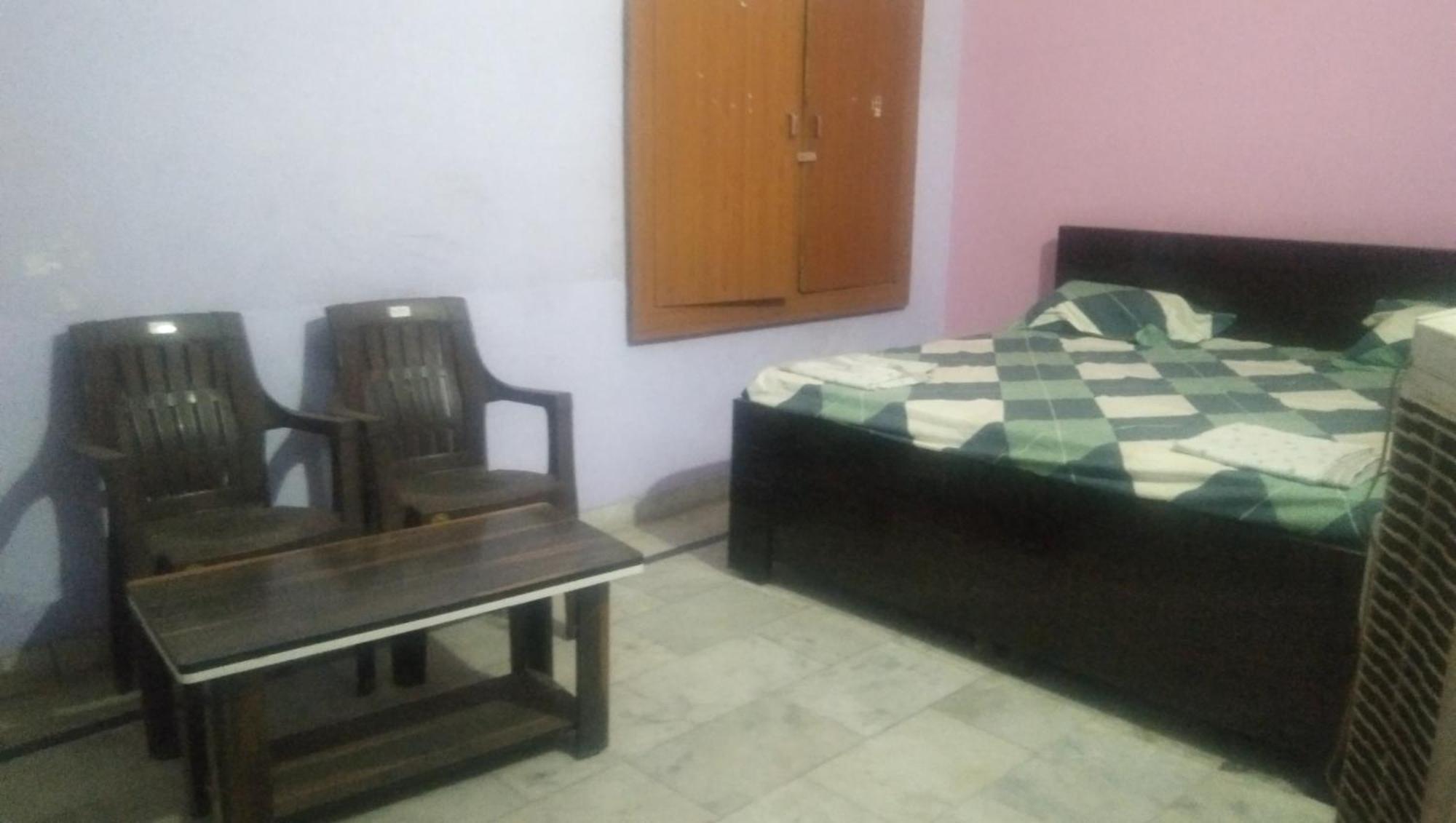 Shri Bn Homestay *