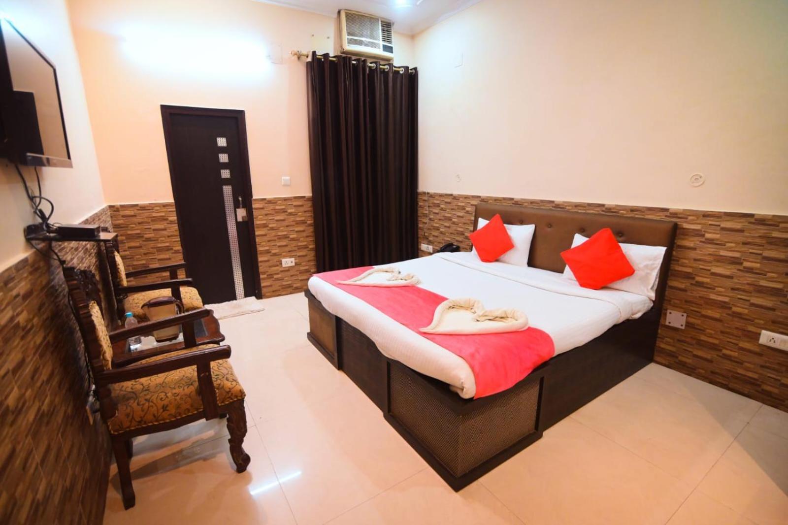 Hotel Taraji Ayodhya