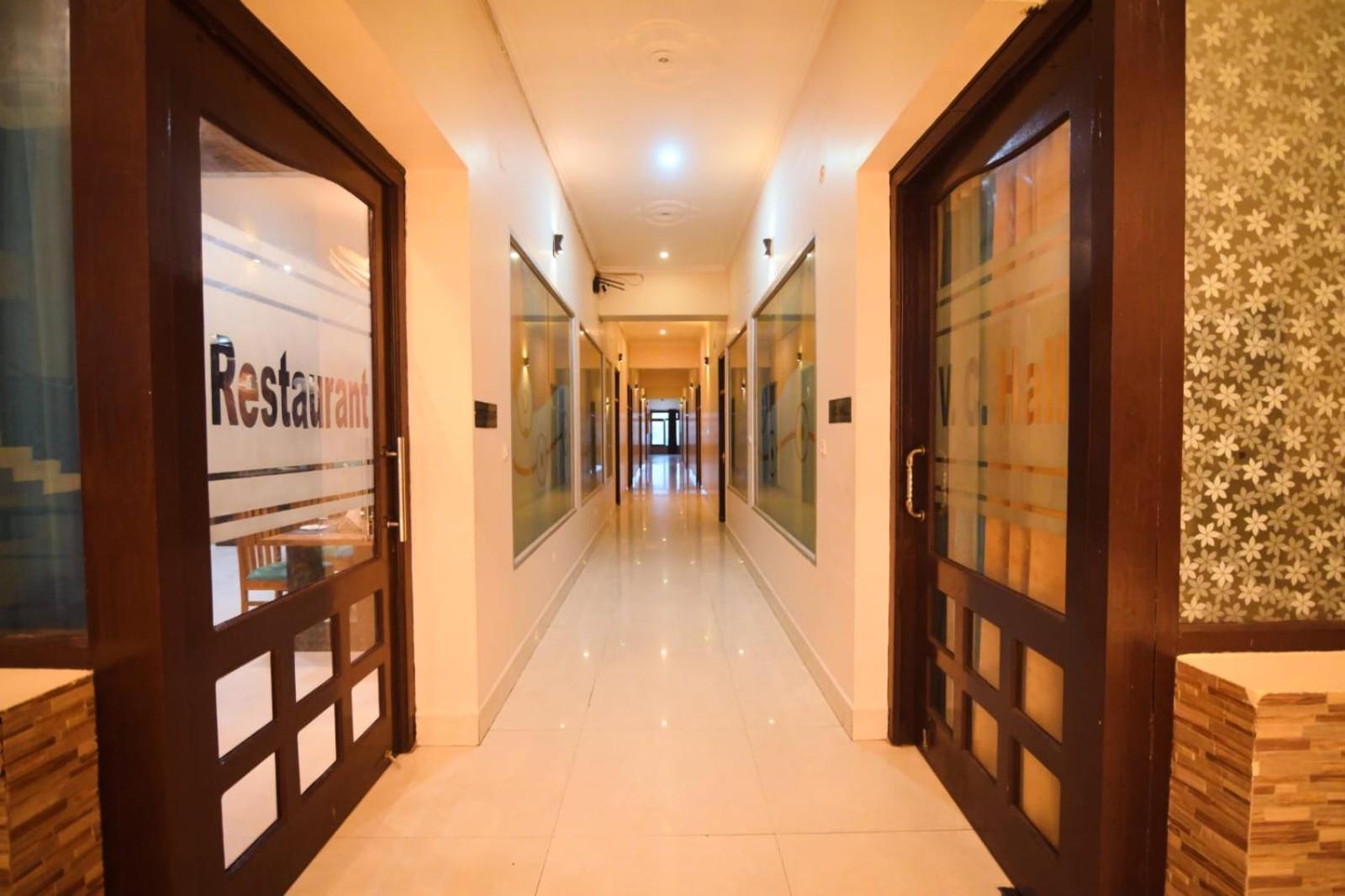Hotel Taraji Ayodhya