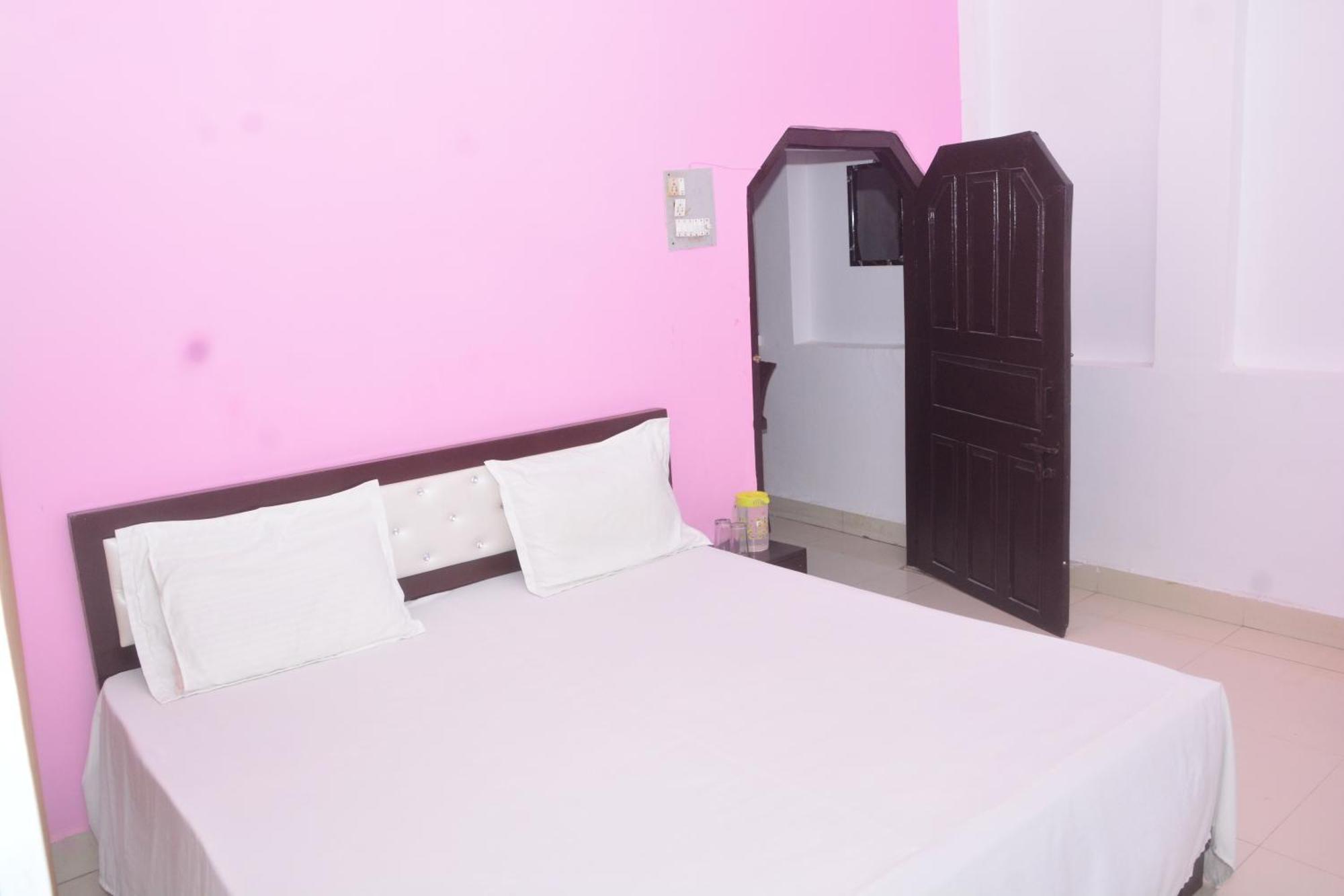 Guest house Chandrasha Nearby Ram Mandir 600 Meter