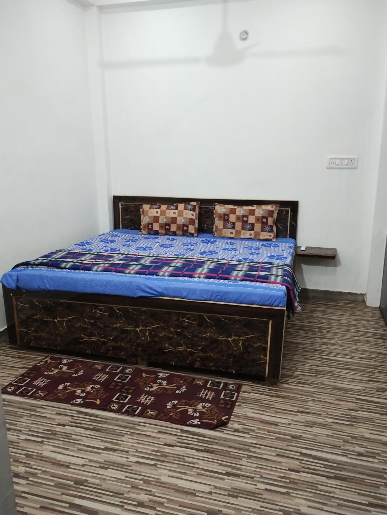 Homestay A V Palace Ayodhya