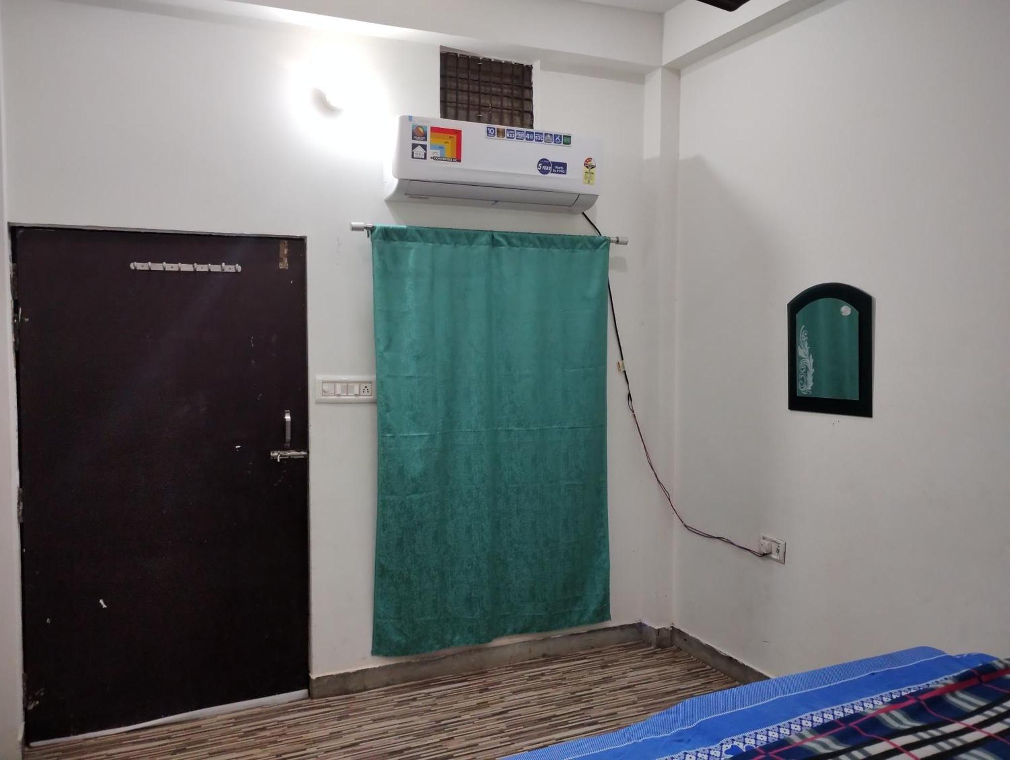 A V Palace Homestay *