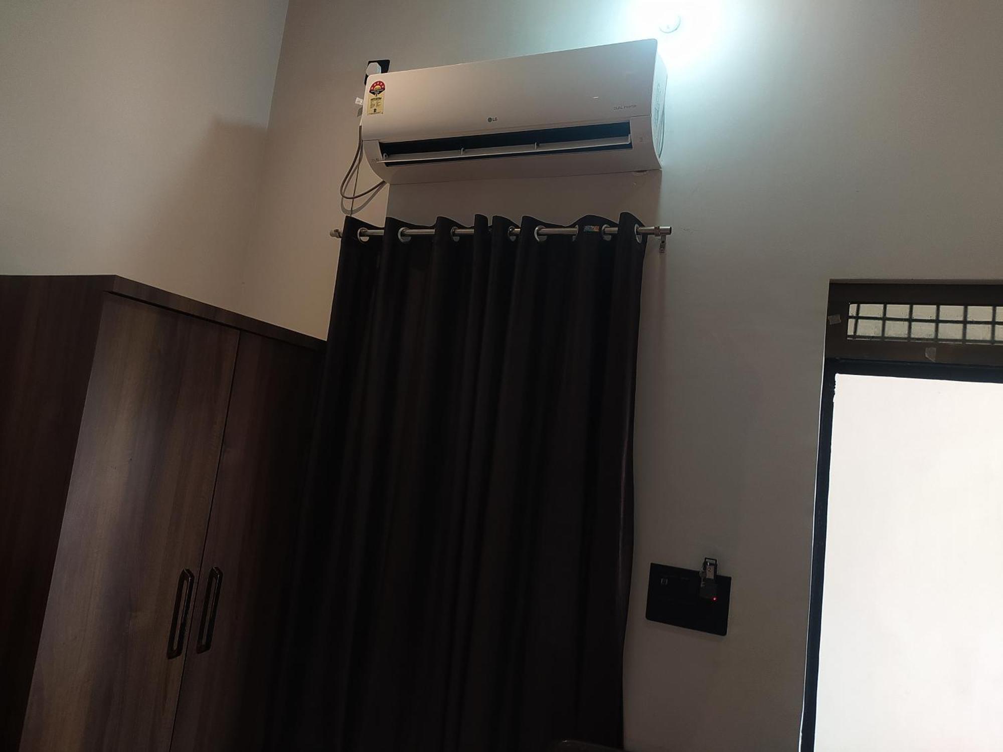 A V Palace Homestay *