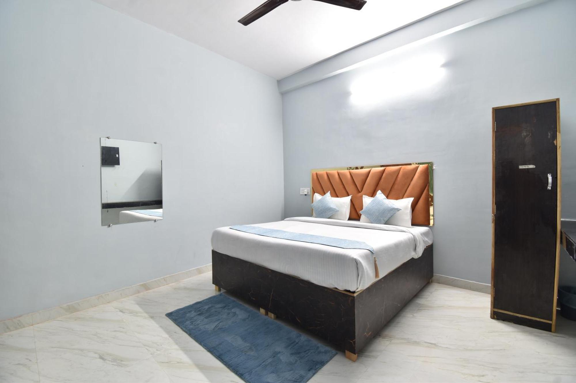 Ramayan Free Pickup From Railway Station Ac Guest house *