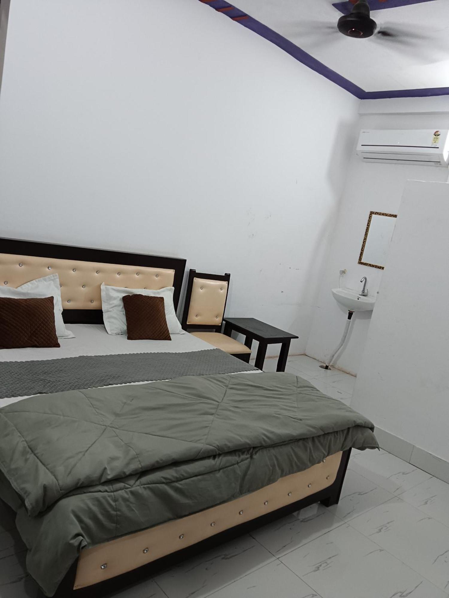 Homestay Krishna Ayodhya