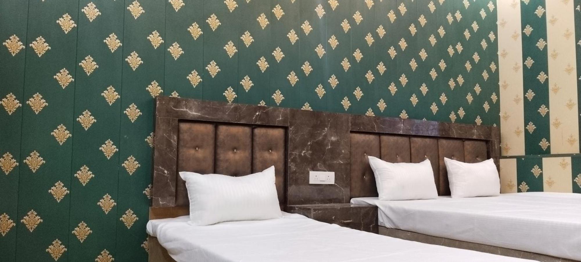 Balaji Palace Guest house Ayodhya