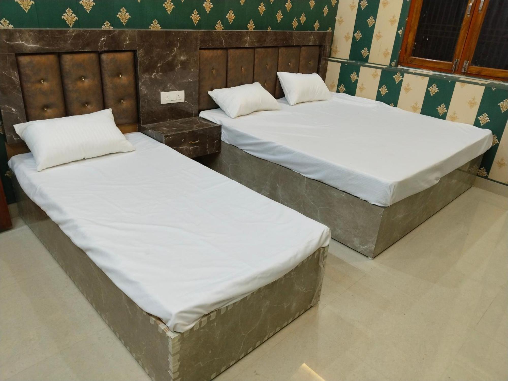 Guest house Balaji Palace *
