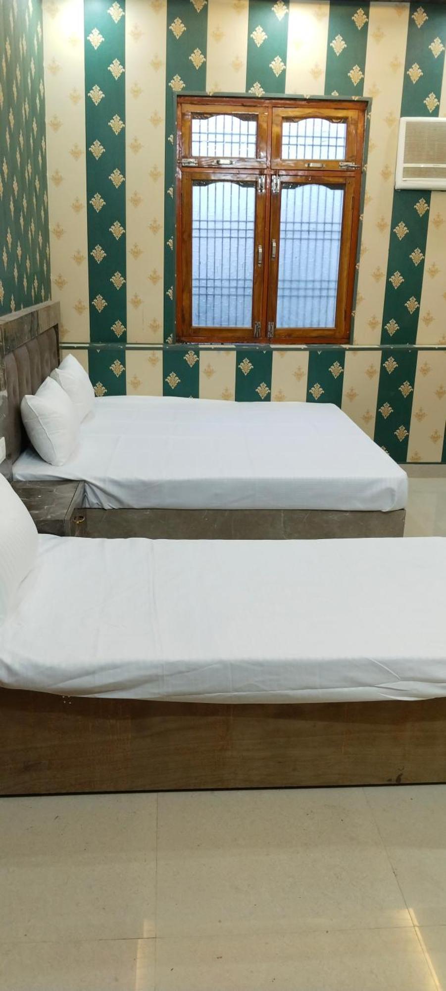 Balaji Palace Guest house Ayodhya