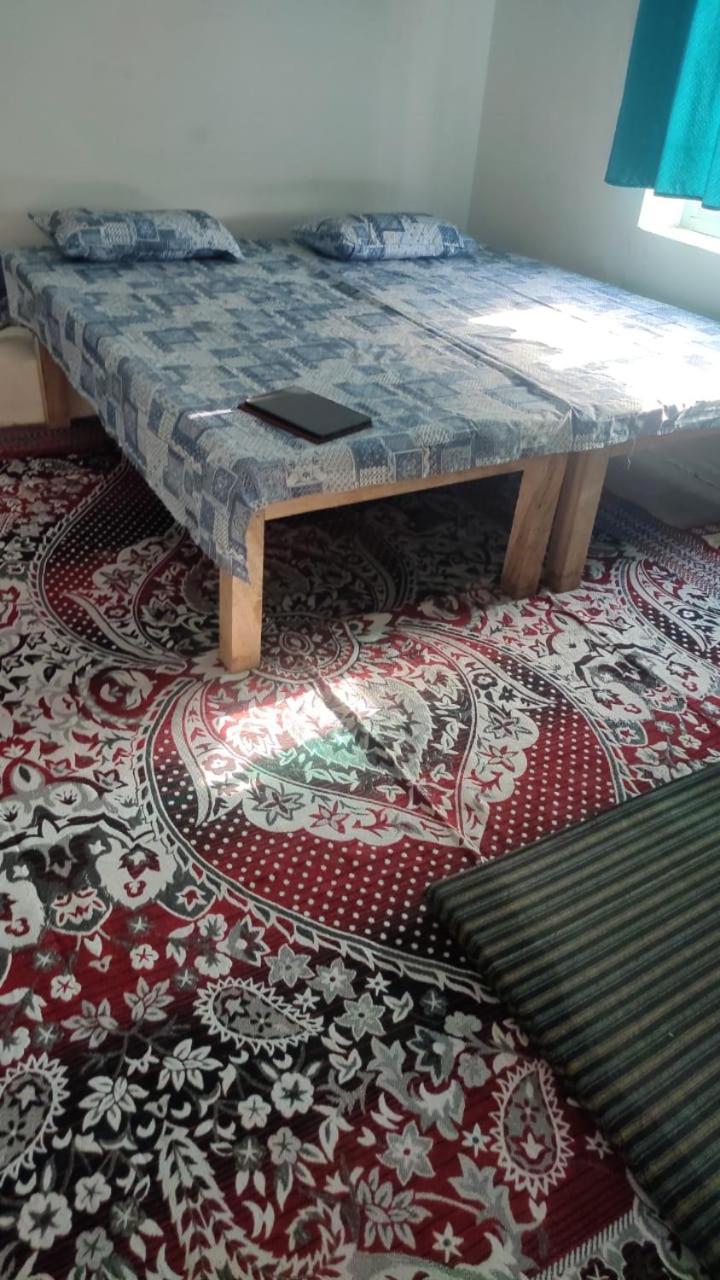Surya Apartment *