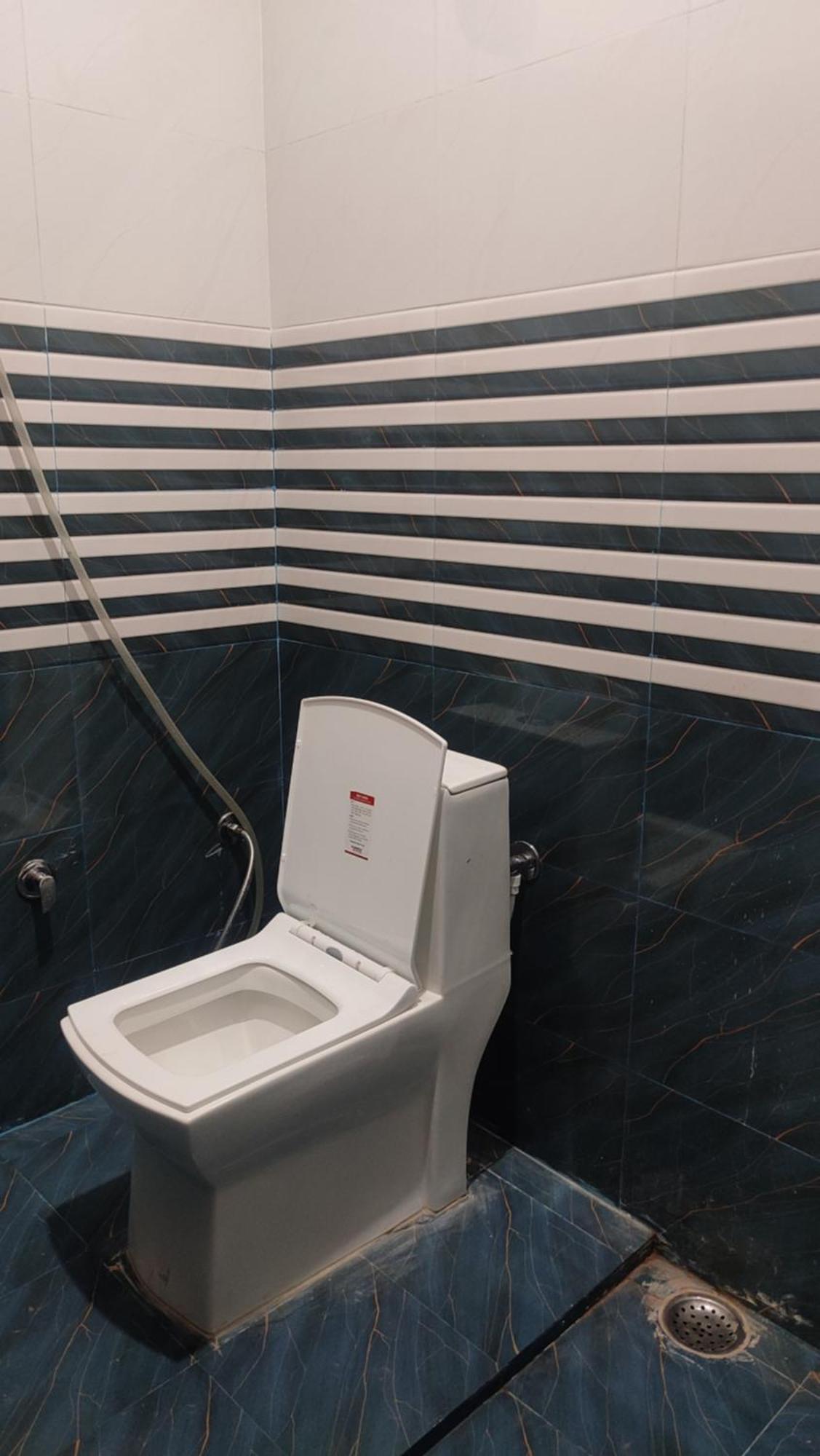 Shanti Palace Chudamani Chauraha Guest house