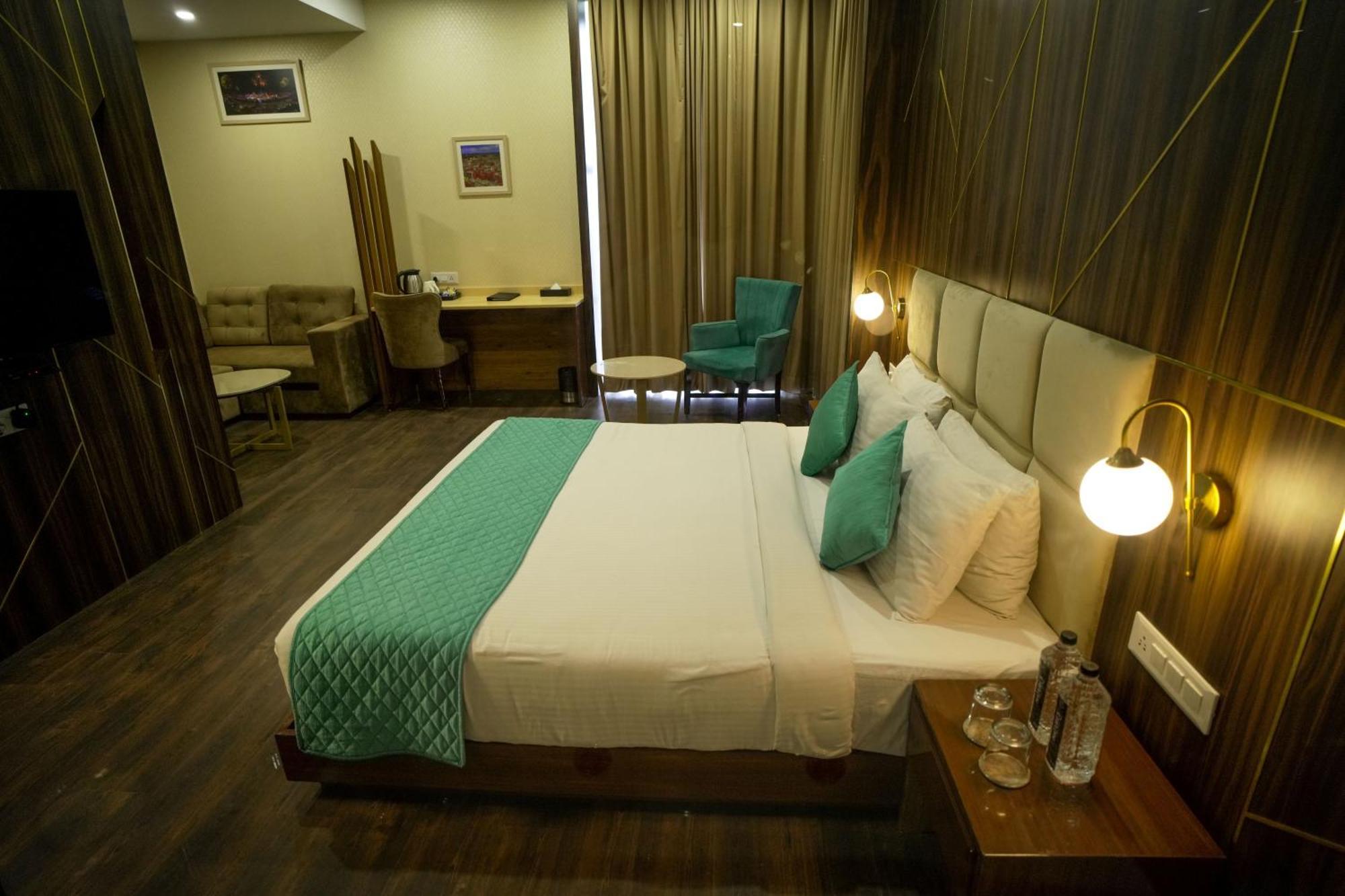 Krinoscco Hotel Ayodhya