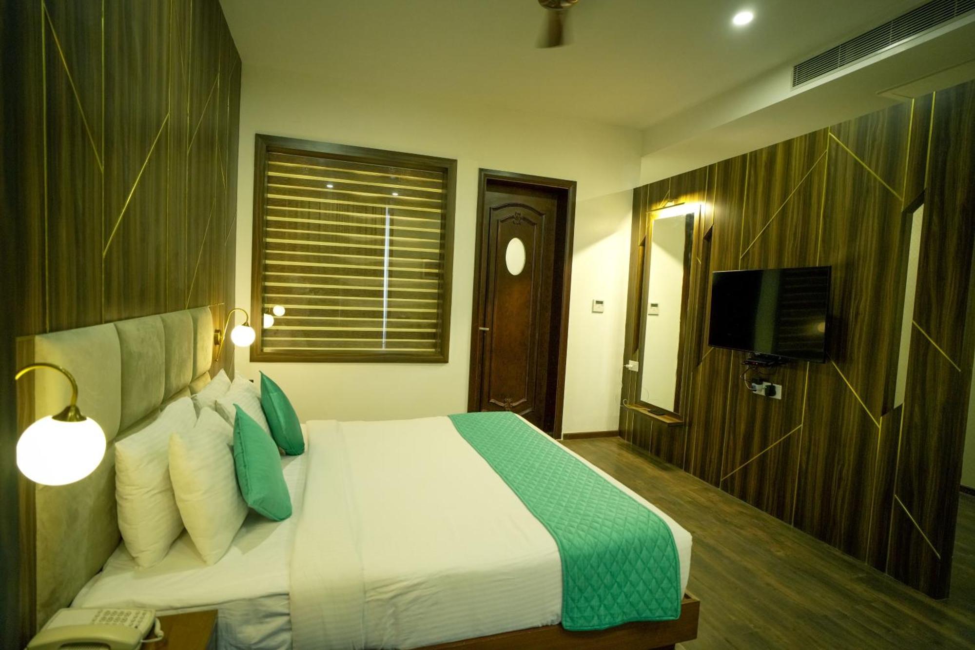 Hotel Krinoscco Ayodhya