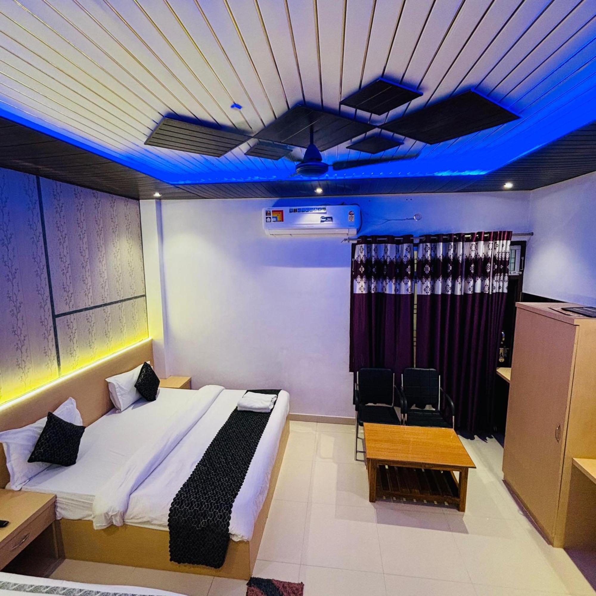 Hotel Ramay Palace 400 Meter From Ram Mandir