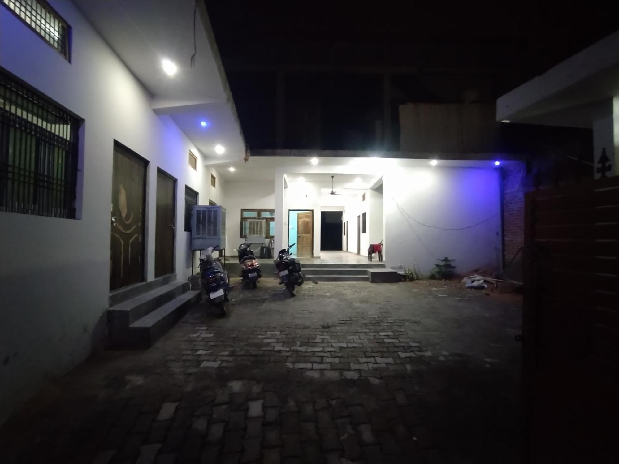 A V Palace Homestay