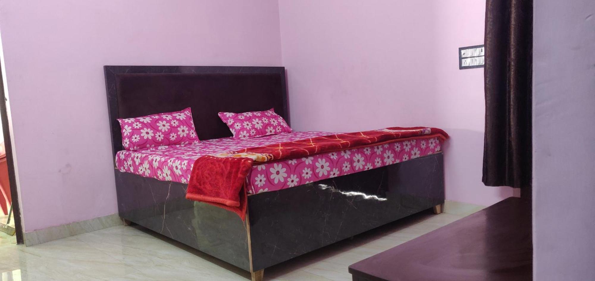 Maa Sharda Homestay *