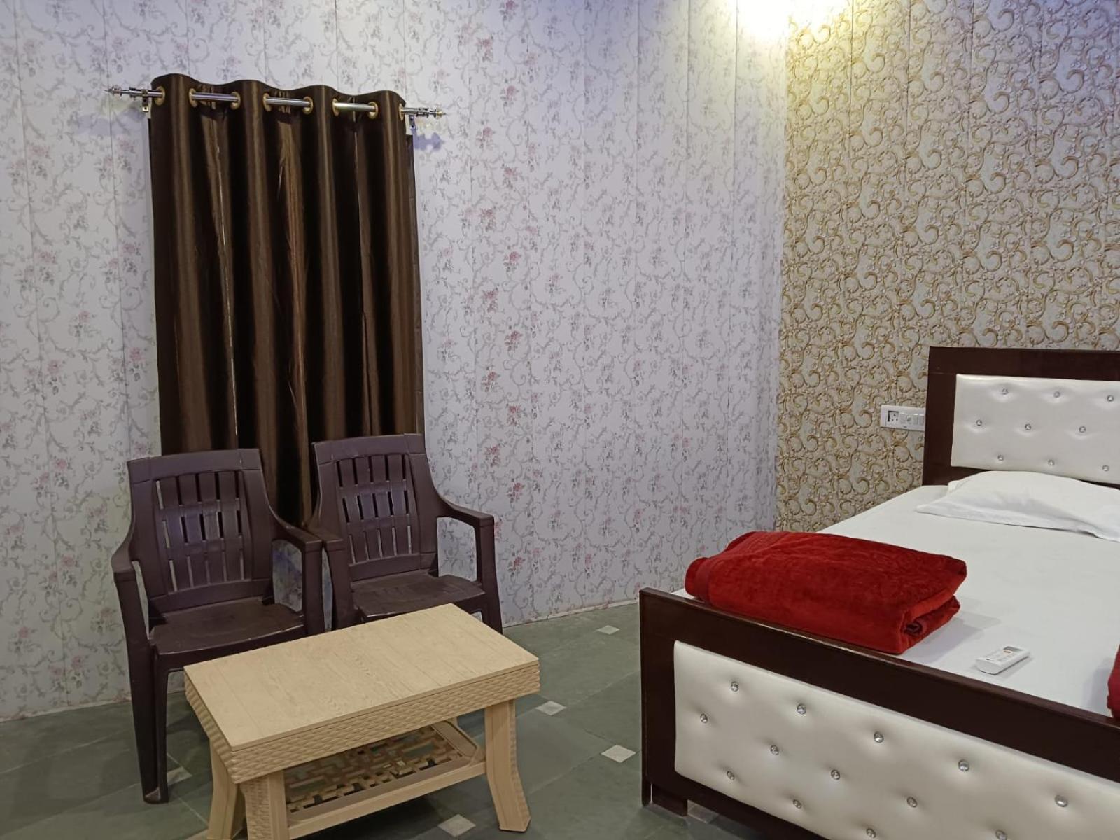 Guest house Ram Krishan Gest House Ram Mandir 200 Meetar Ayodhya