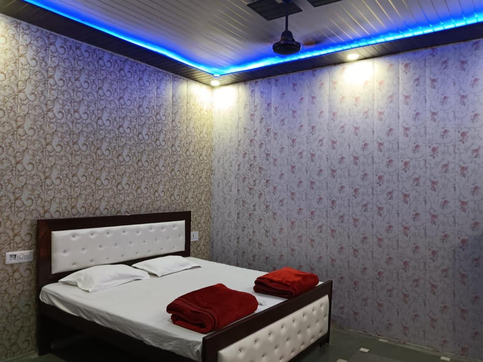 Ram Krishan Gest House Ram Mandir 200 Meetar Guest house *
