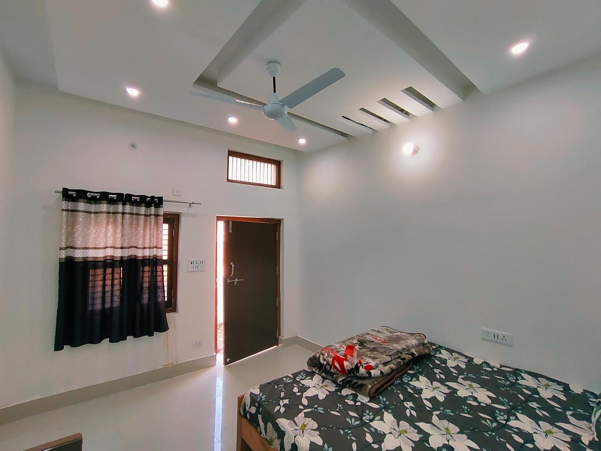 Guest house रामेंद्रा पैलेस *