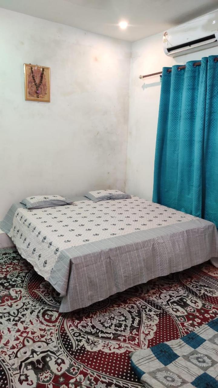 Surya Apartment *