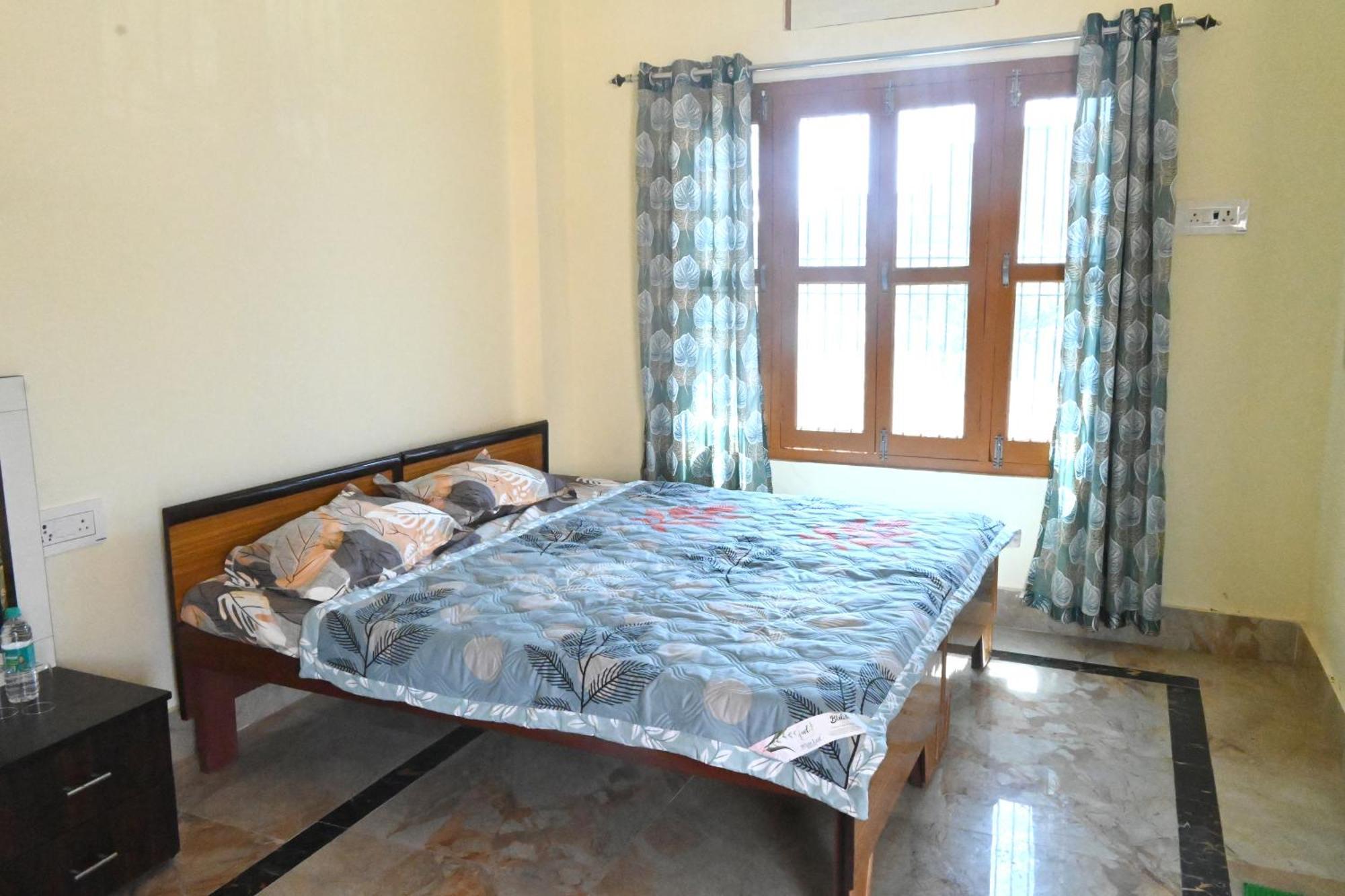 Amrit Palace Guest house Ayodhya