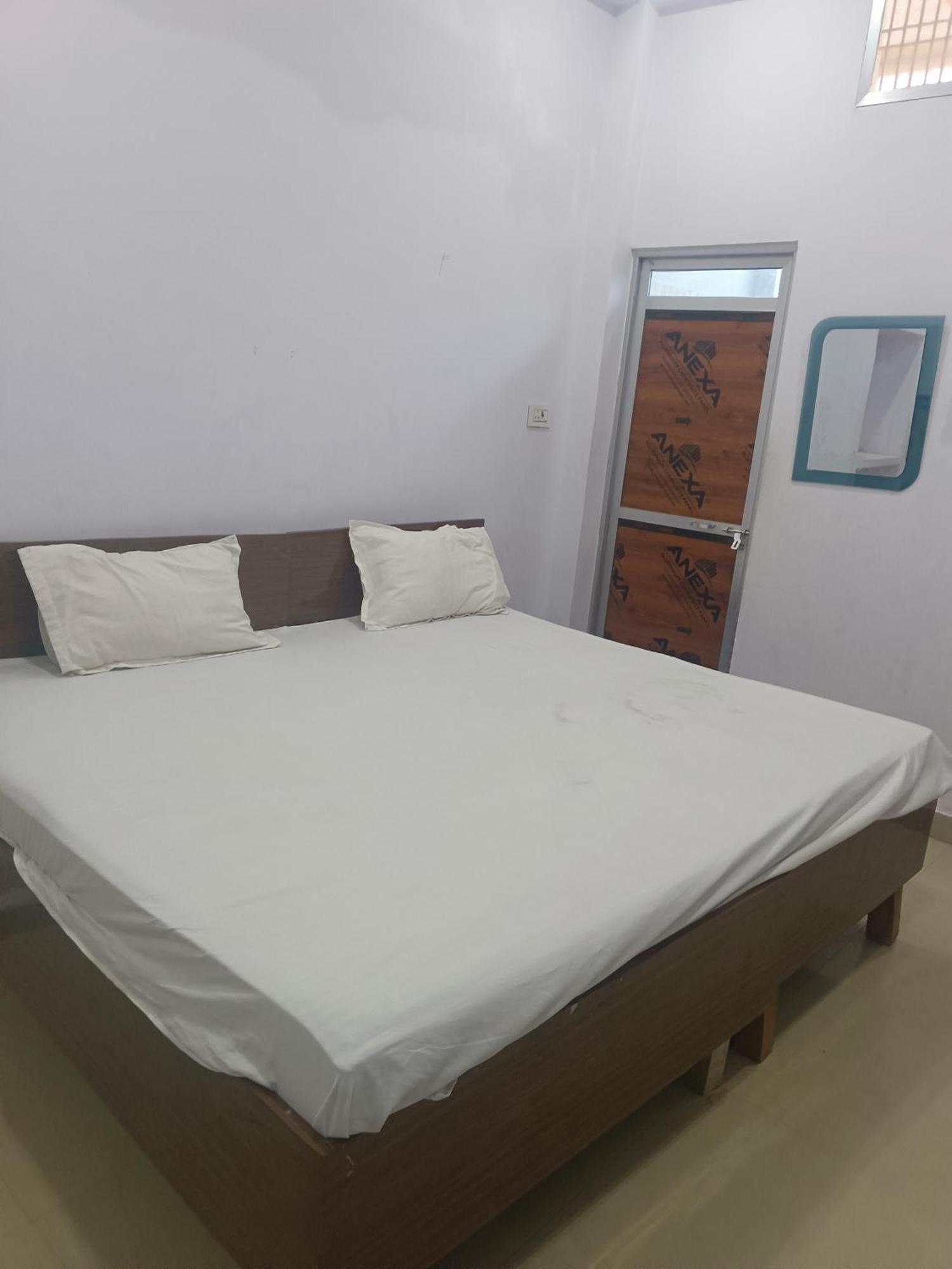Hotel La Residency 3*