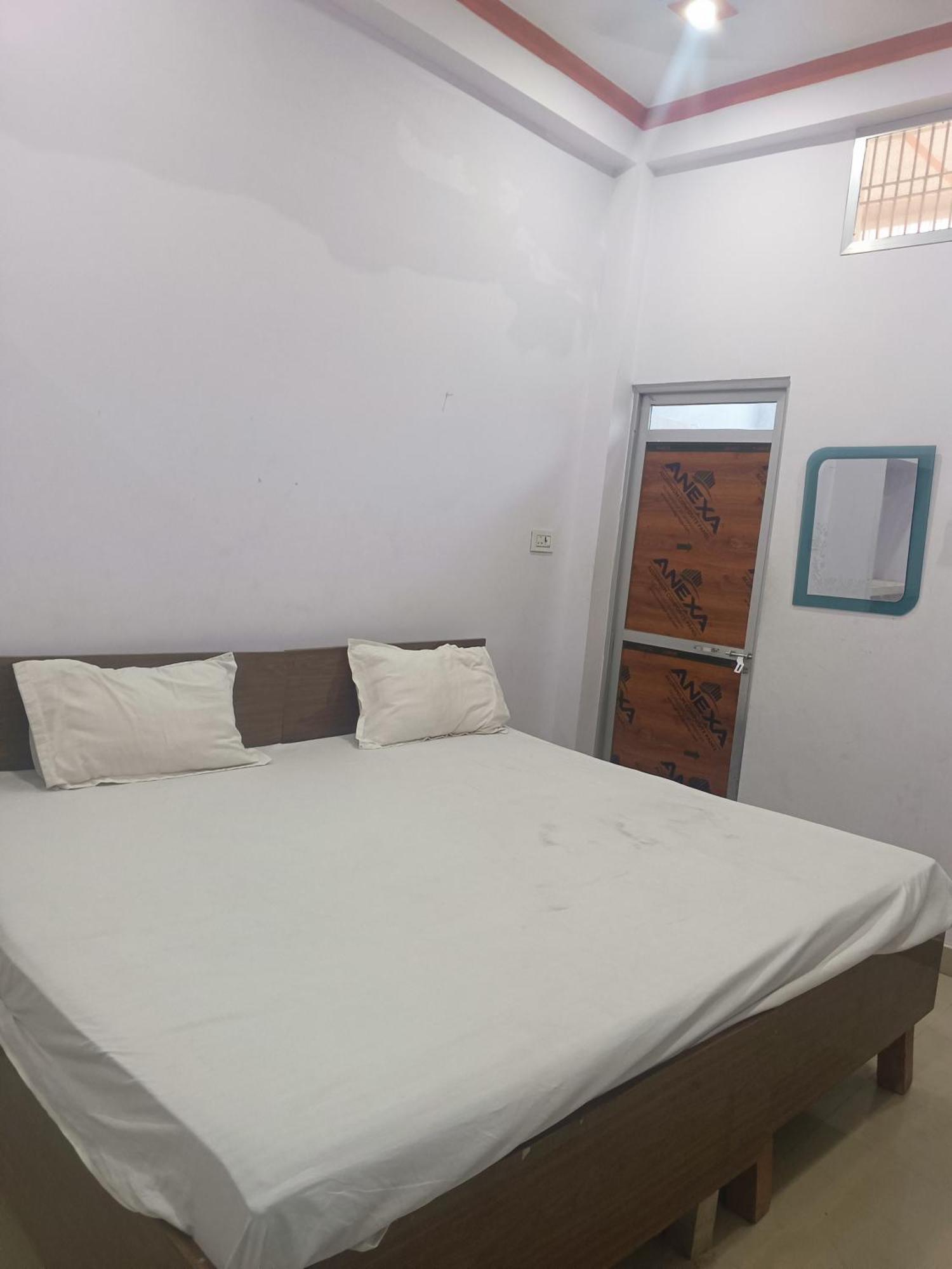 La Residency Hotel 3*