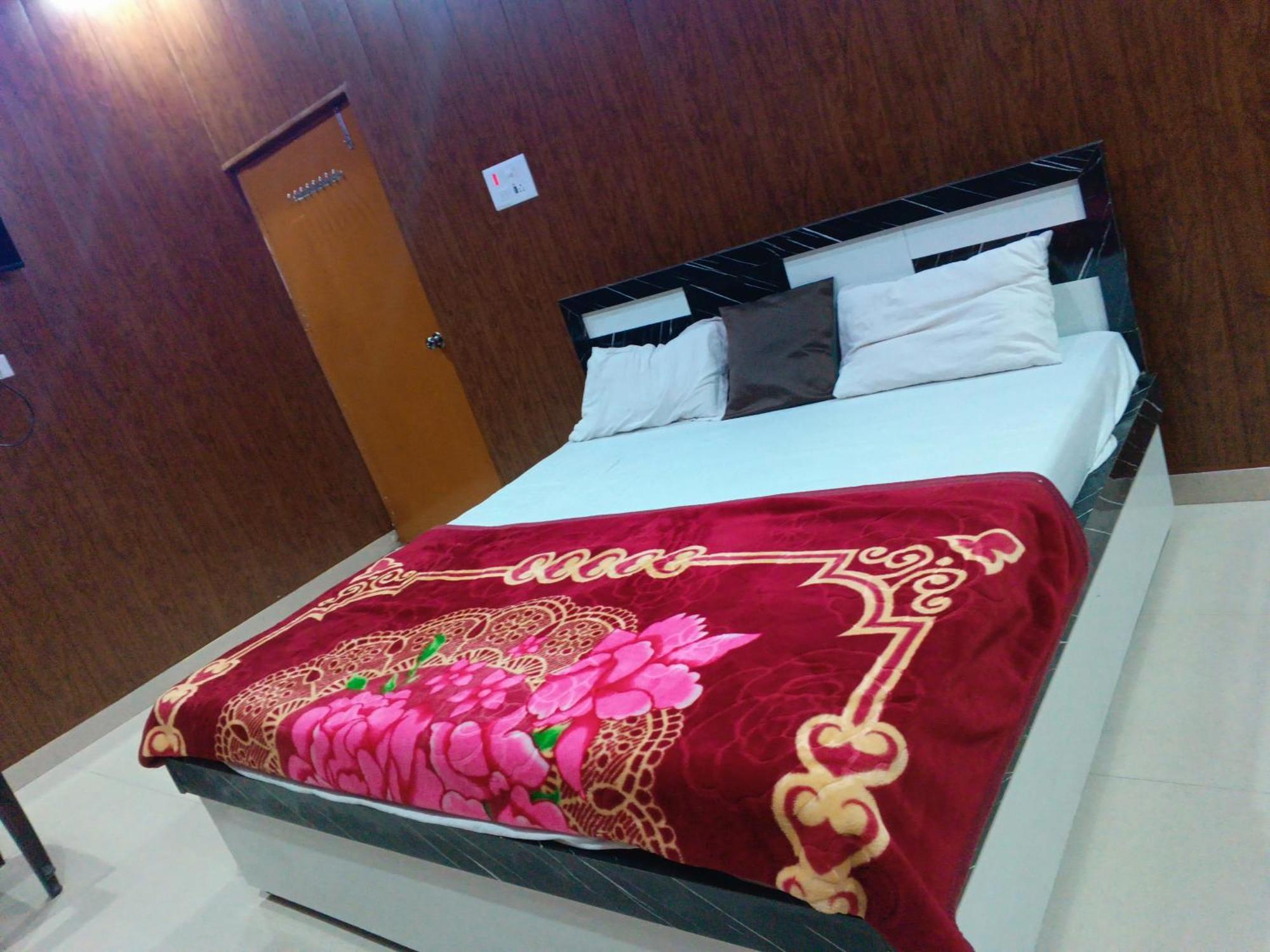 Hotel La Residency Ayodhya