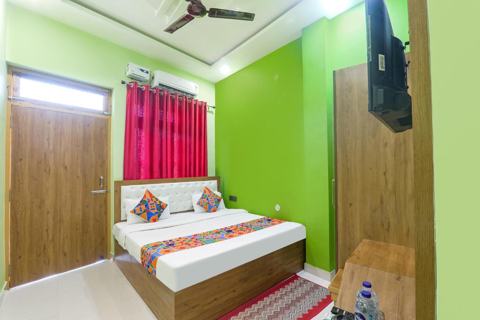Fabexpress Rameshwaram 900 Meter From Ram Mandir Guest house Ayodhya