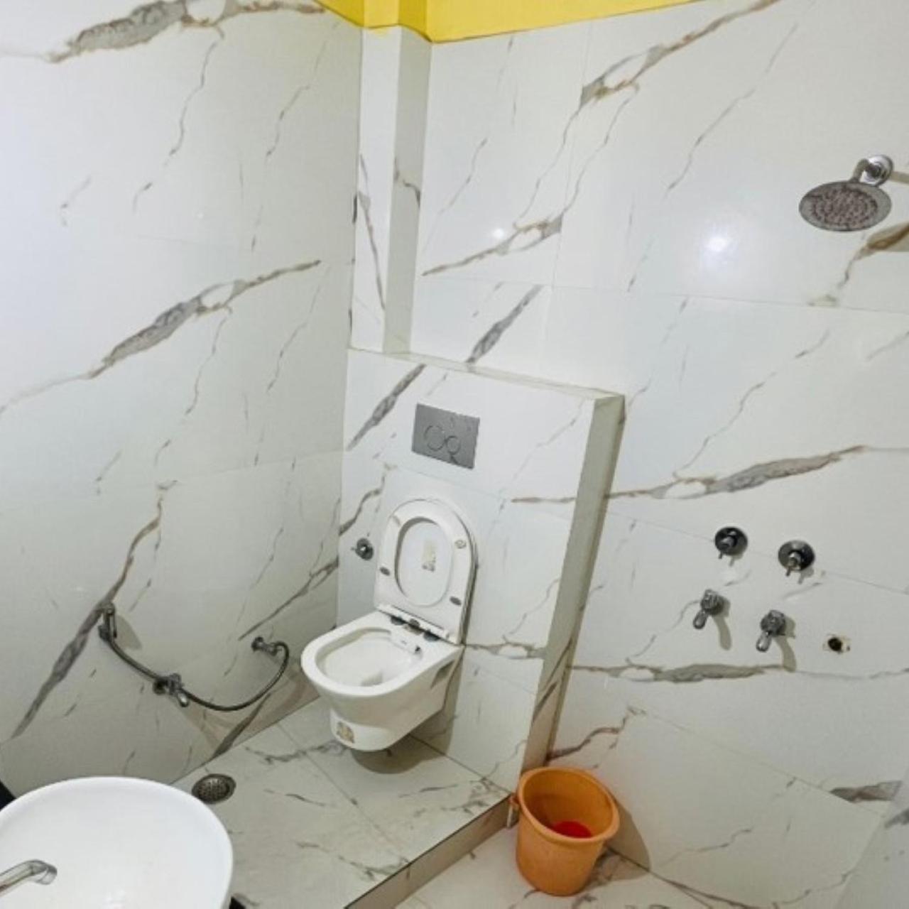 Shri Ram Hotel 2*