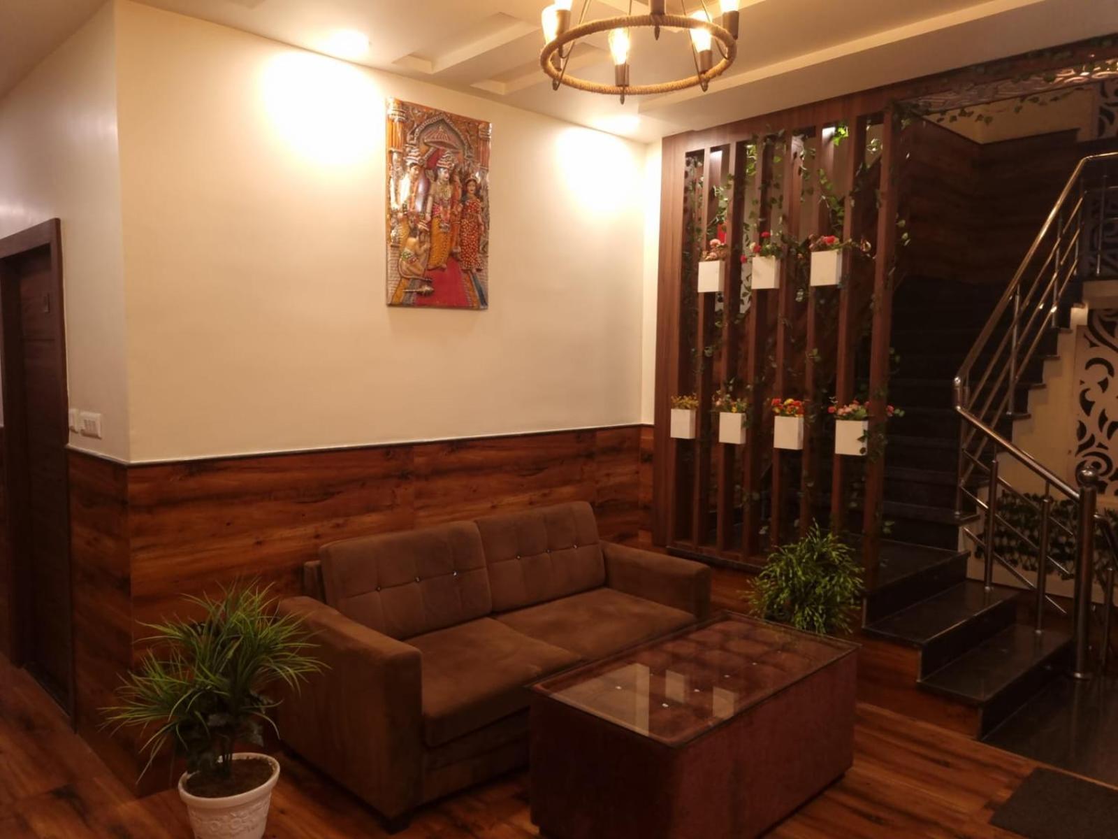 Hotel Rama Residency 3*