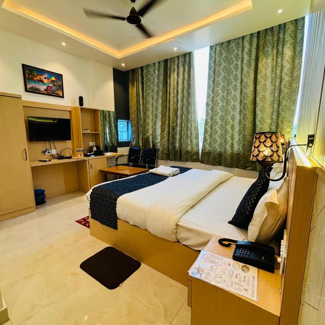 Ramay Palace 400 Meter From Ram Mandir Hotel 3*