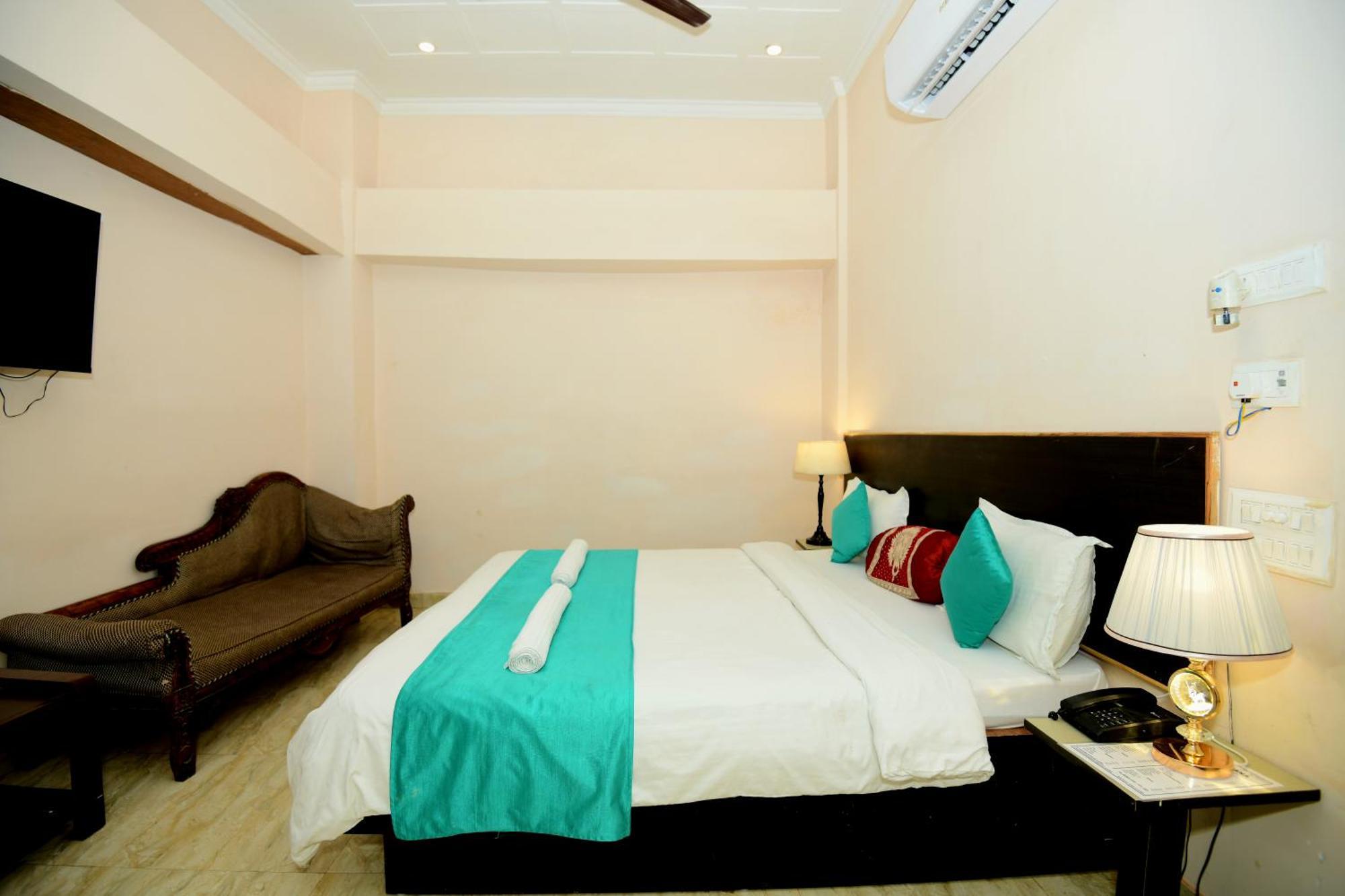 Ap Palace Hotel, Hotel