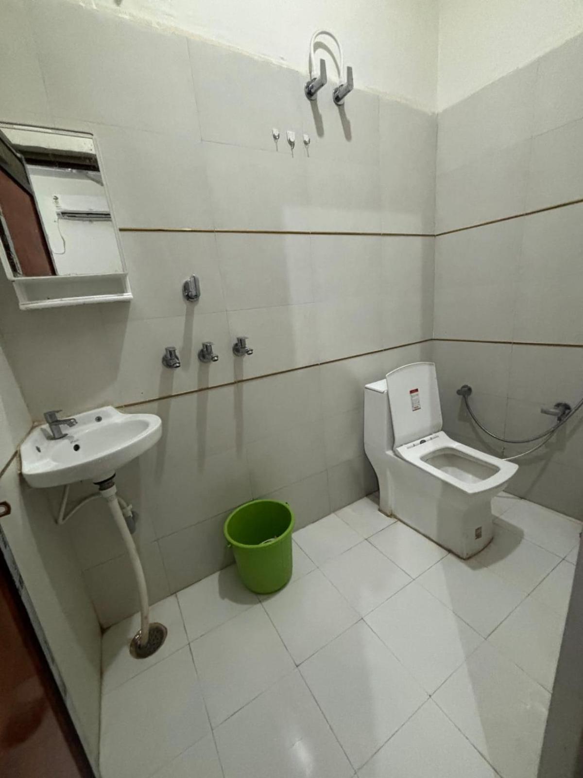 Homestay Awadh - Free Pickup From Dham Railway Station